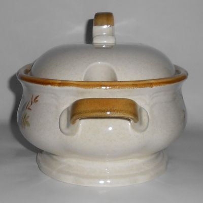 Mikasa China Pottery Garden Club DAY DREAMS Covered Sou