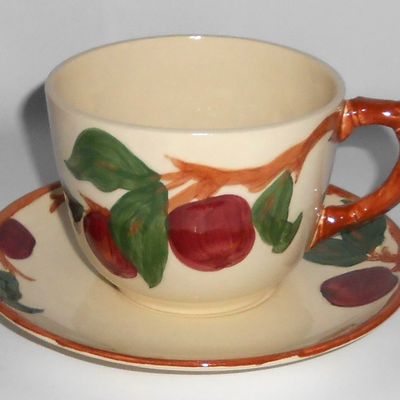 VINTAGE Franciscan Pottery Apple U.S.A. Jumbo Cup & Sau