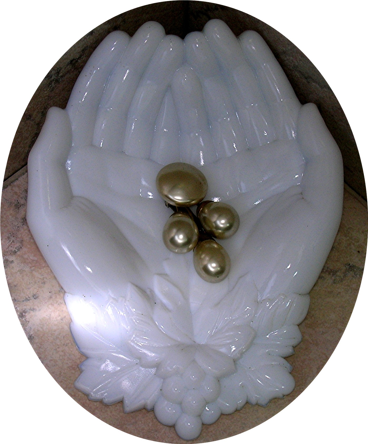 Dress Clip Pearls  Goldtone