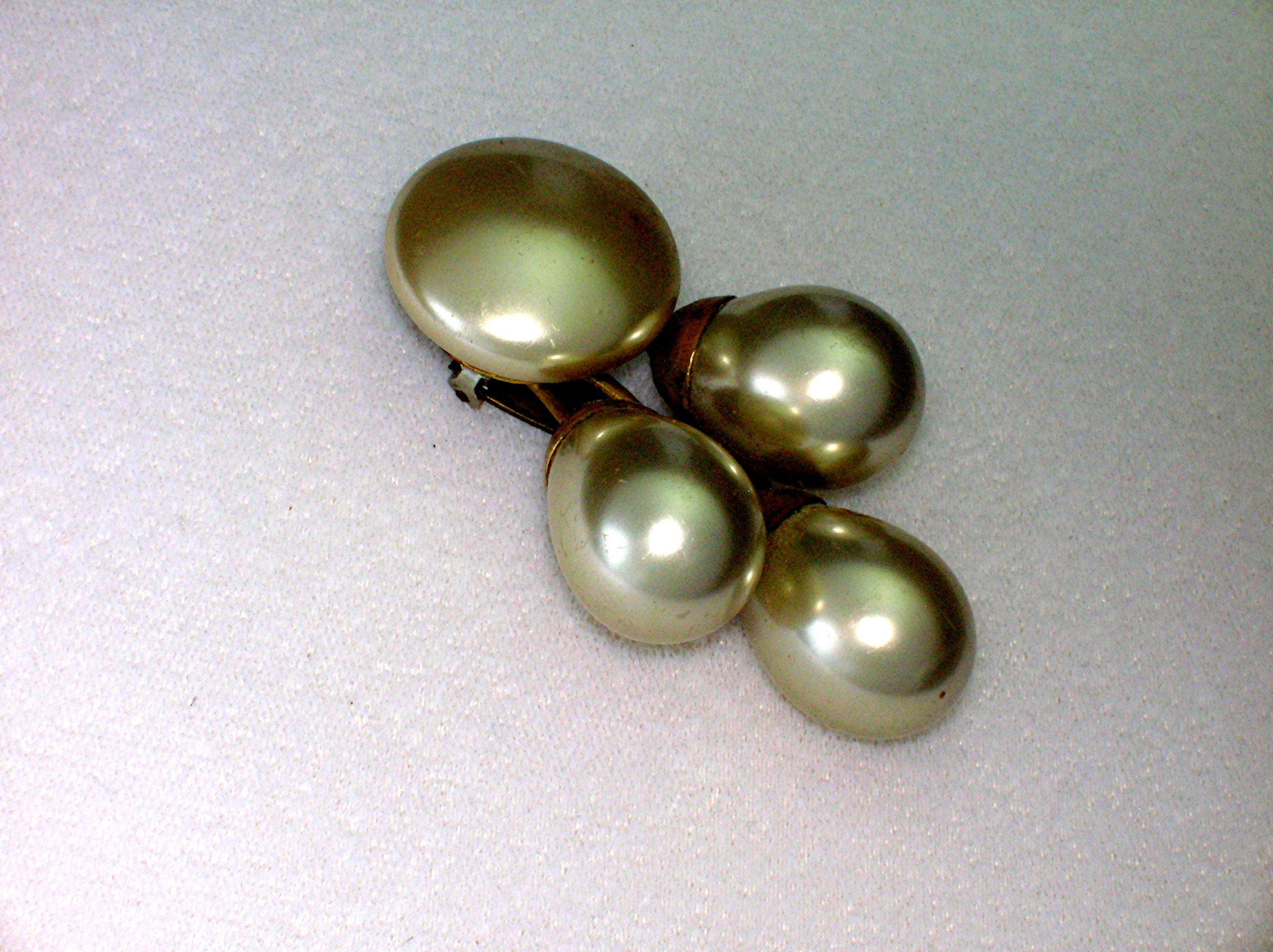 Dress Clip Pearls  Goldtone