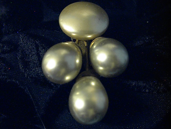 Dress Clip Pearls  Goldtone