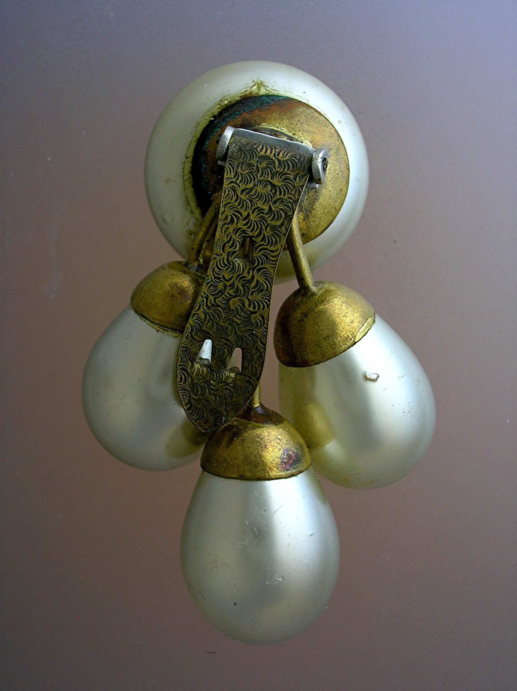 Dress Clip Pearls  Goldtone