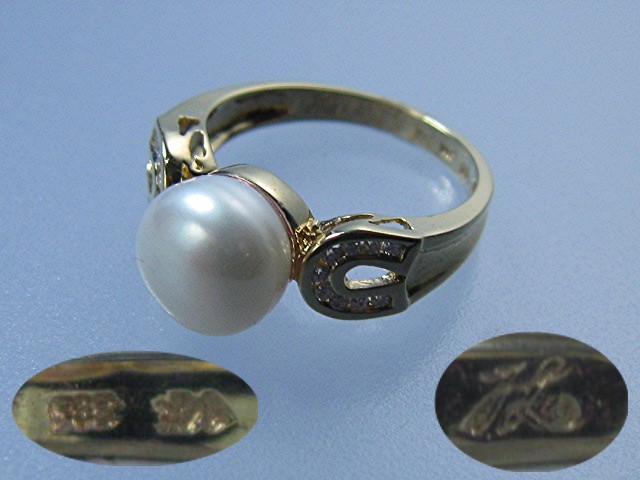 Ring 14K Gold 9mm Pearl and Bezel Set 20 Diamond