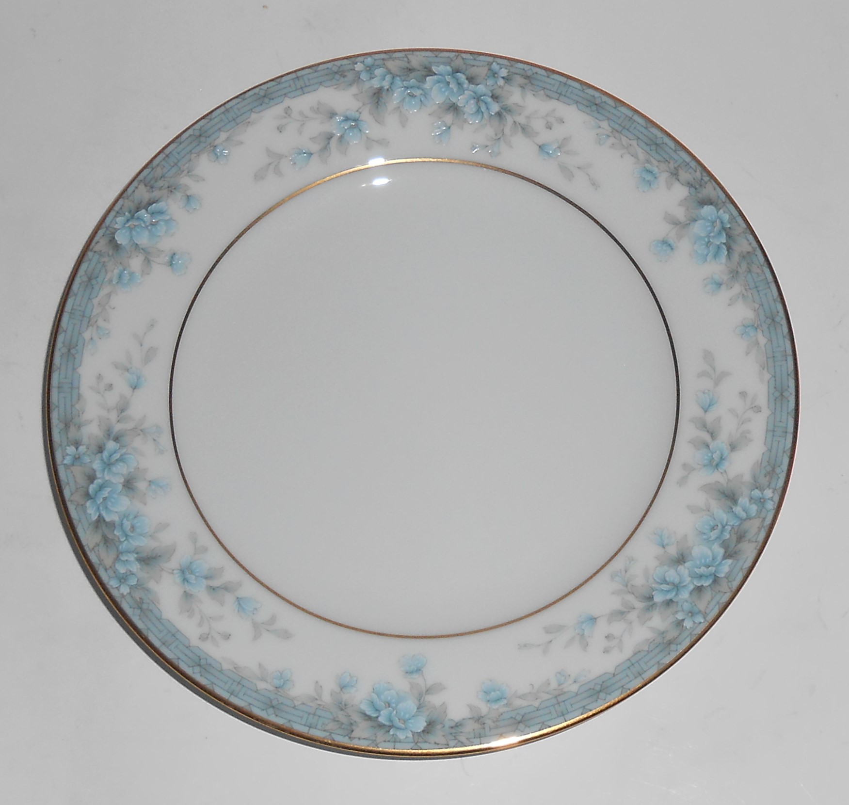 Noritake Porcelain China Avalon W/Gold Bread Plate