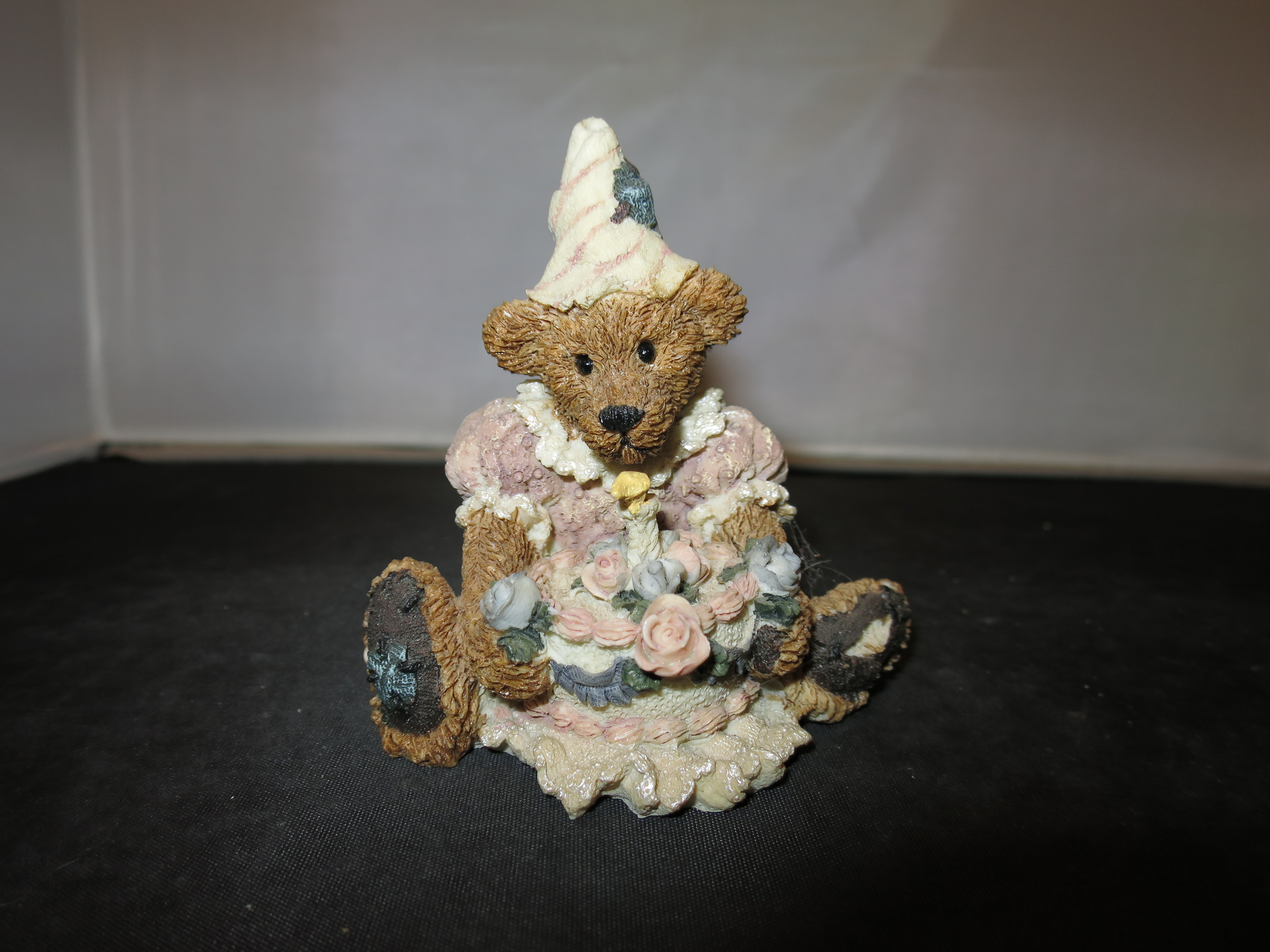 Boyds Bears and Friends Baileys Birthday Figurine