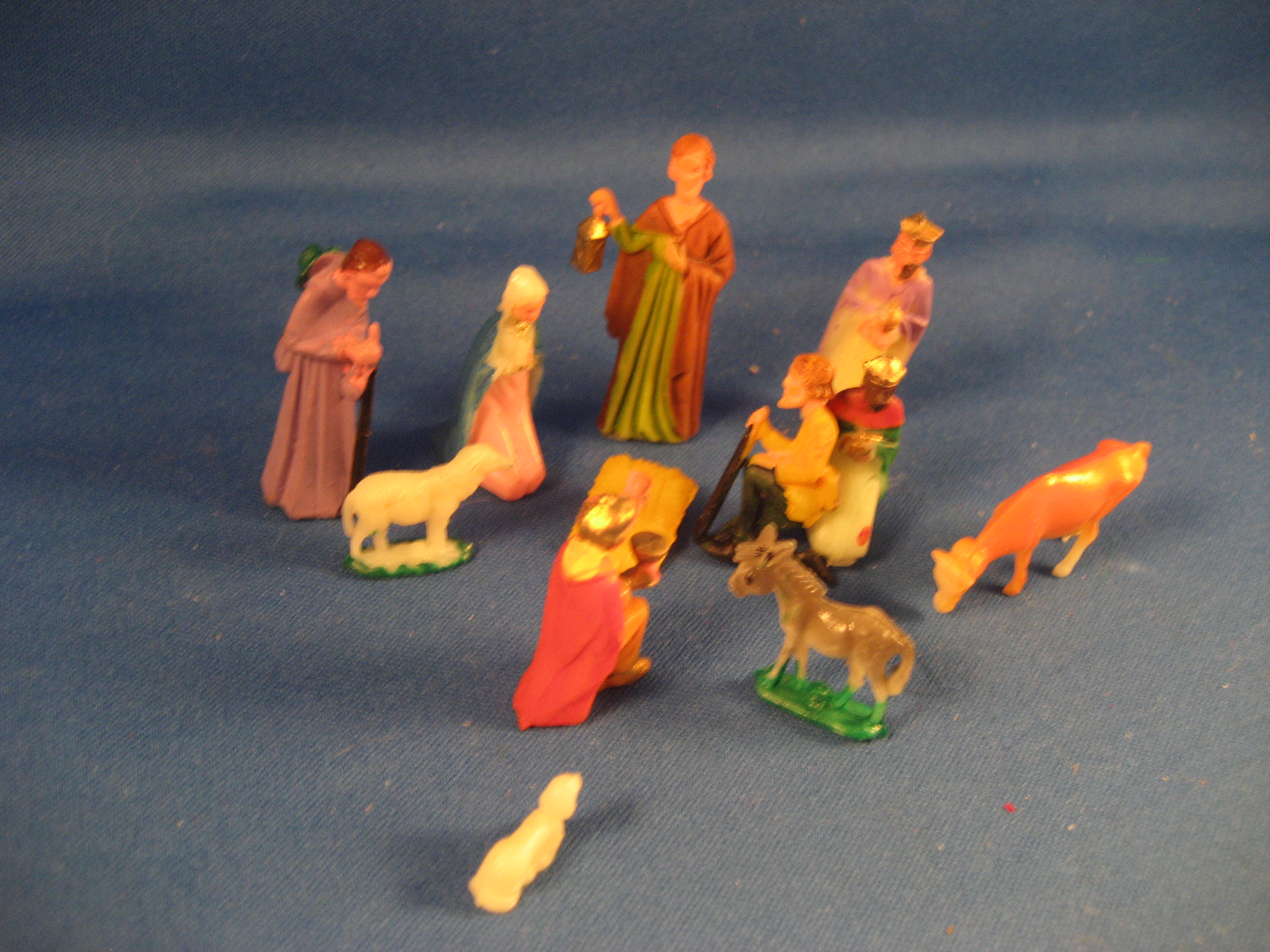 Miniature Manger Scene