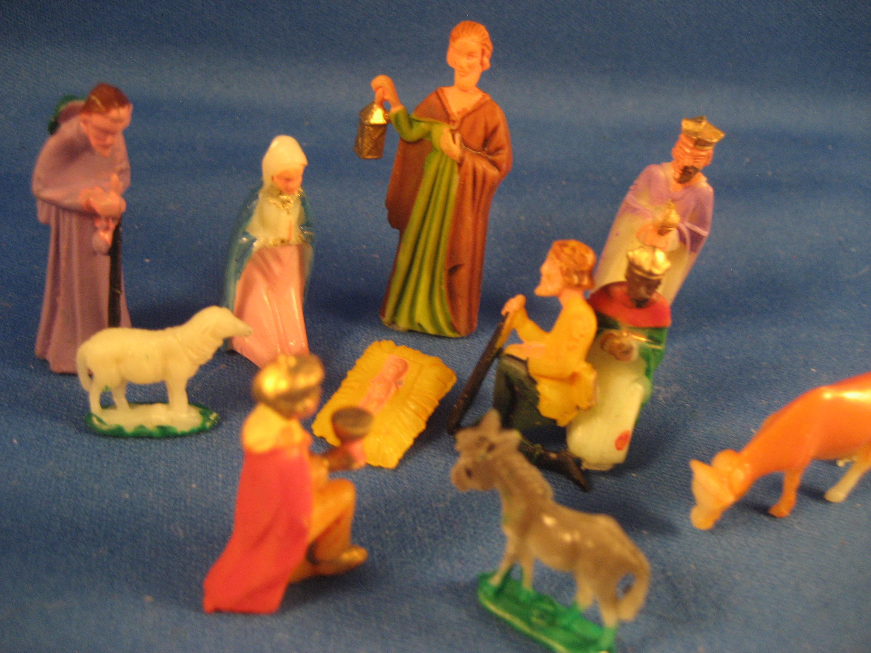 Miniature Manger Scene
