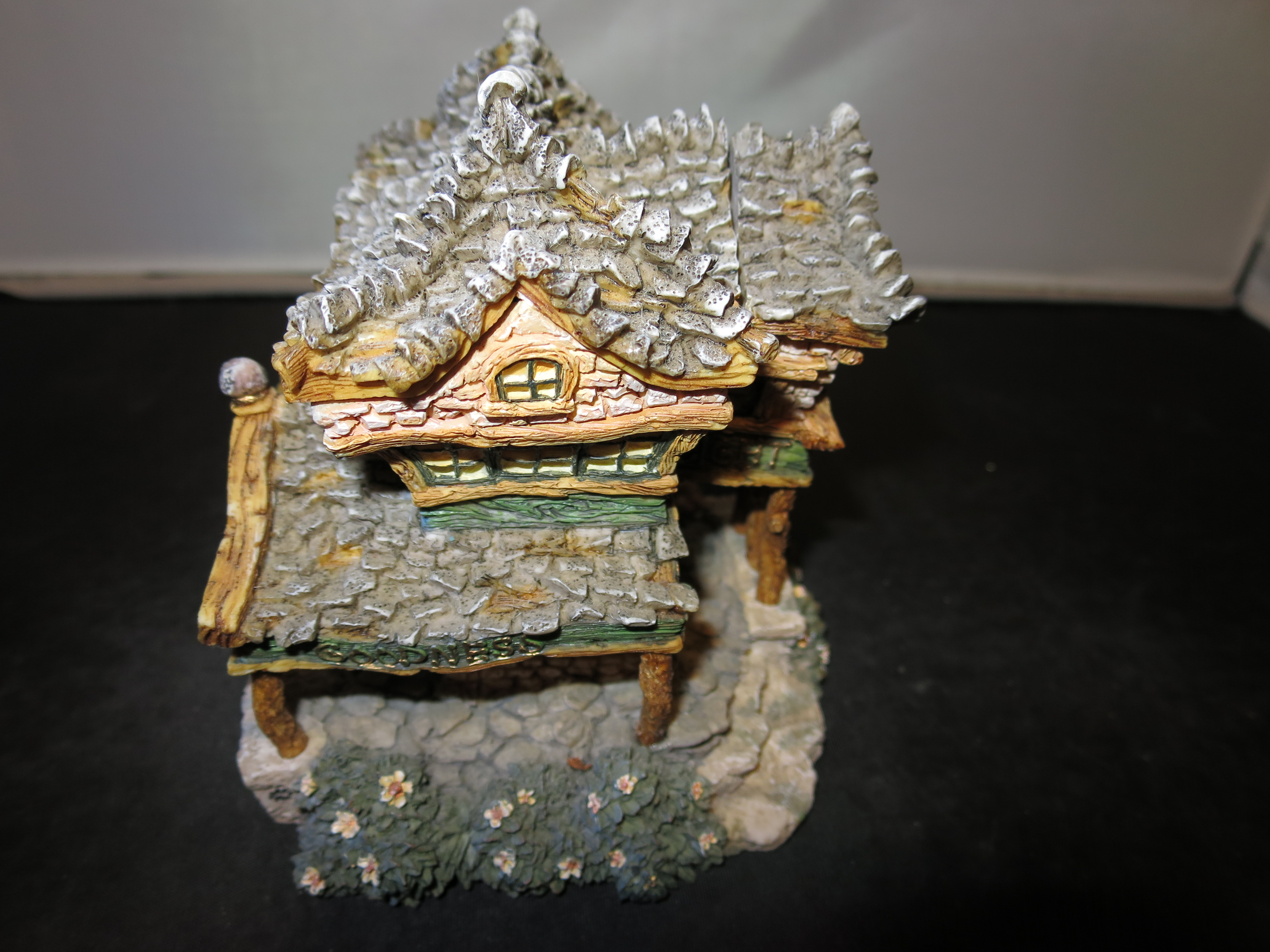 Boyd's Bearly Built Villages The Public Library no 6