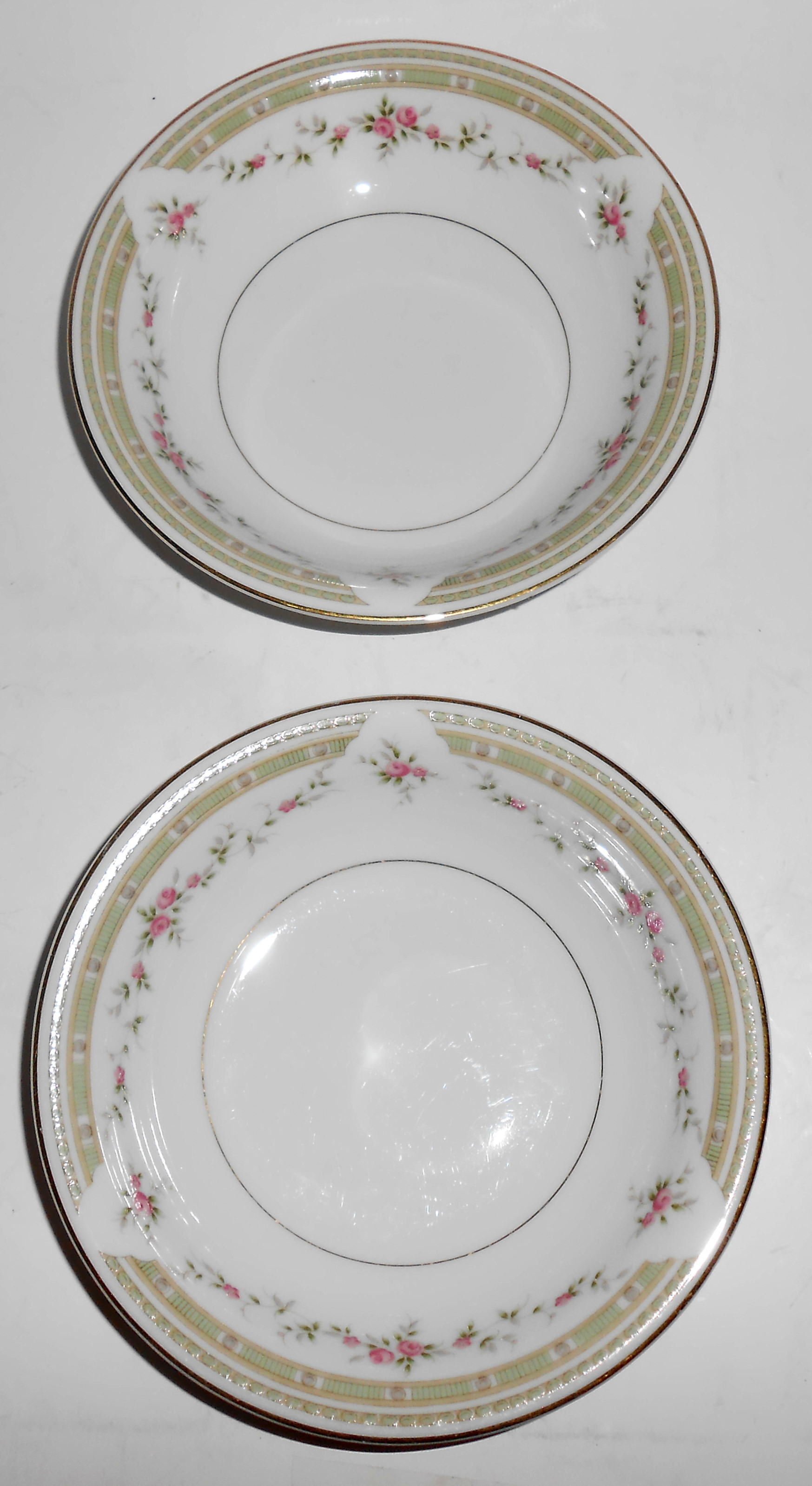 Mikasa Fine China Porcelain Gloria 5763 2 Fruit Bowls