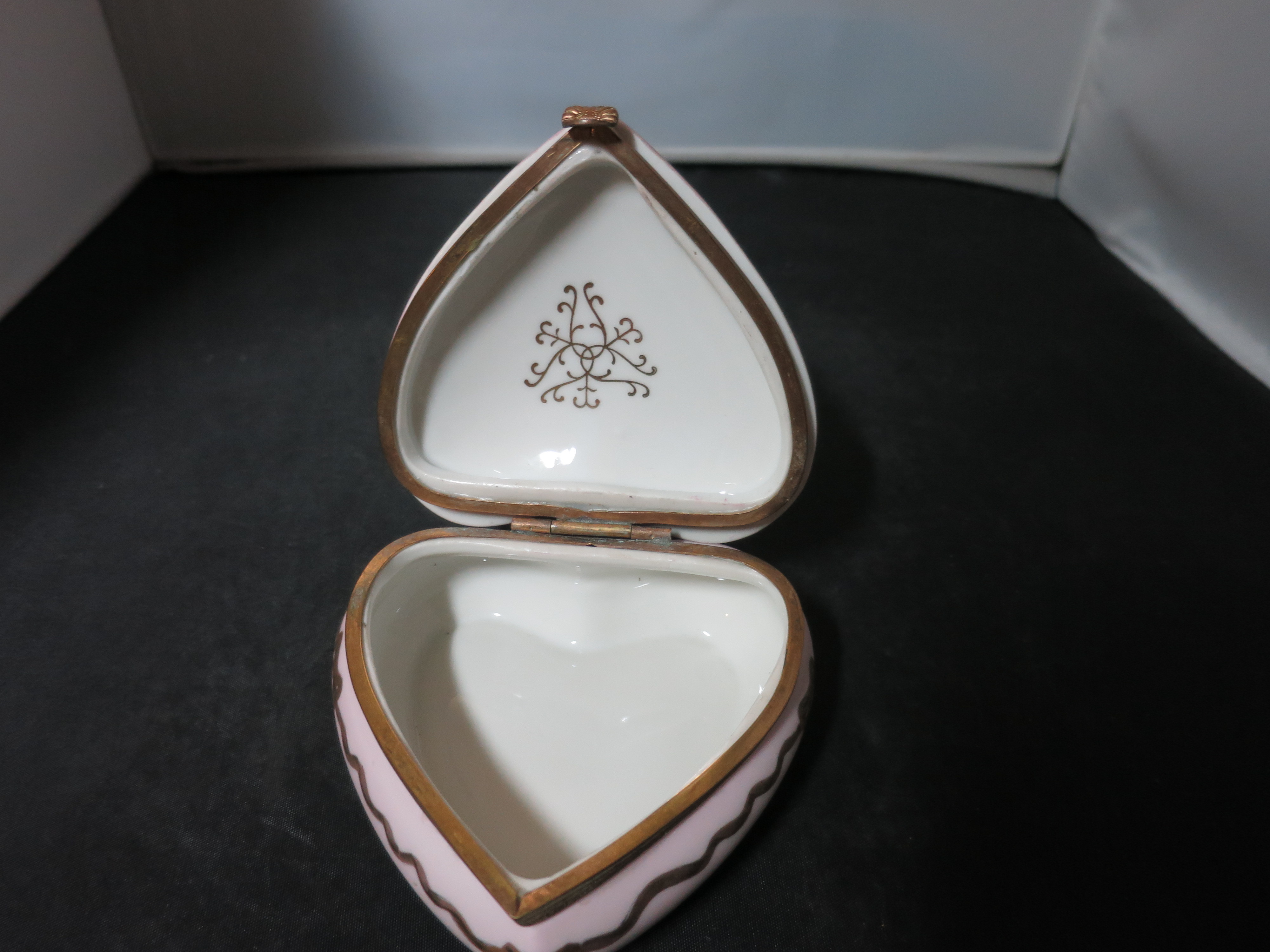 Art Deco Pink Heart Shaped Trinket Box hinged hand painted Bisque