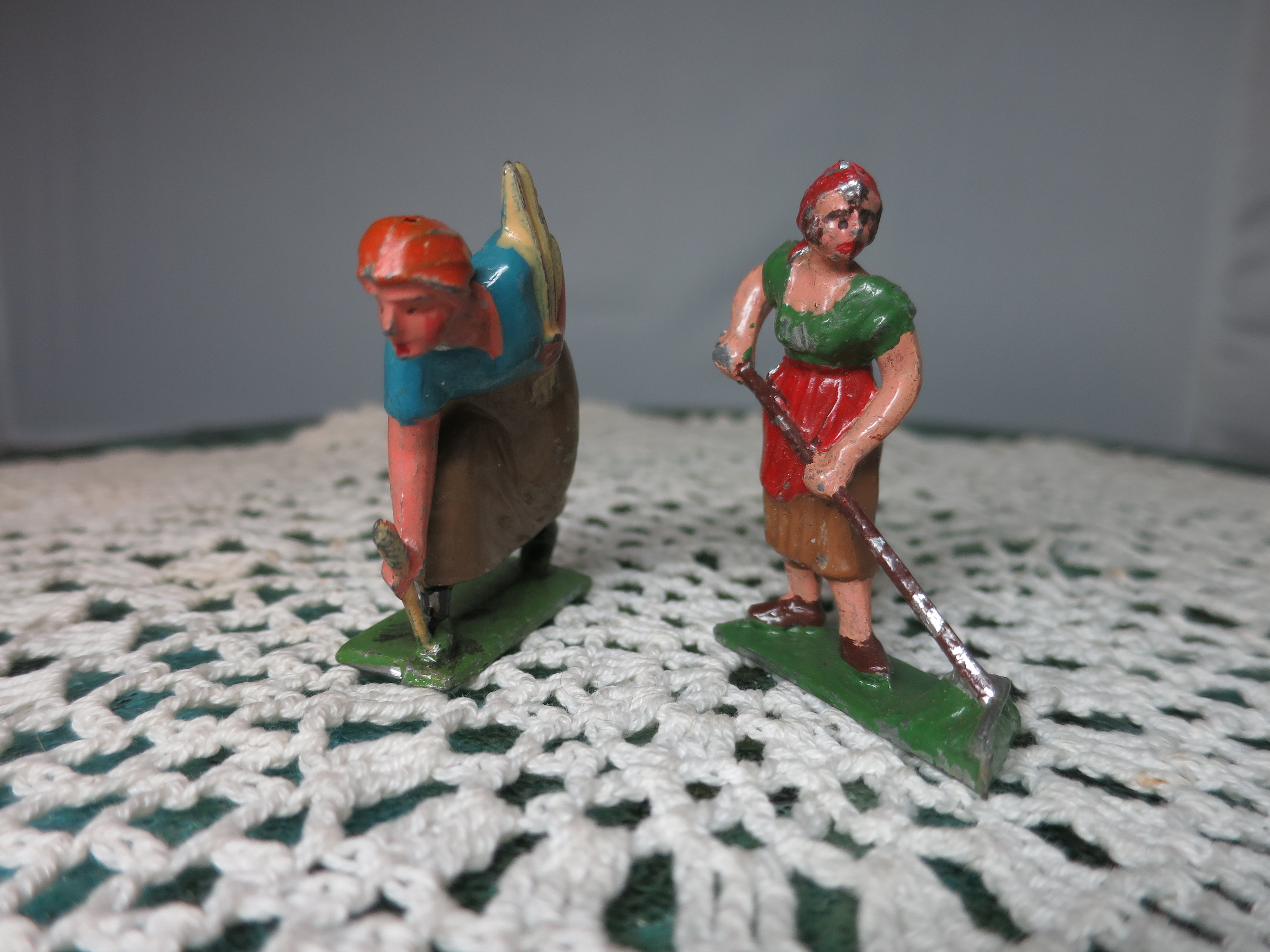 Farmers Working France Lead toy Figurine 3pc Water can Flask etc