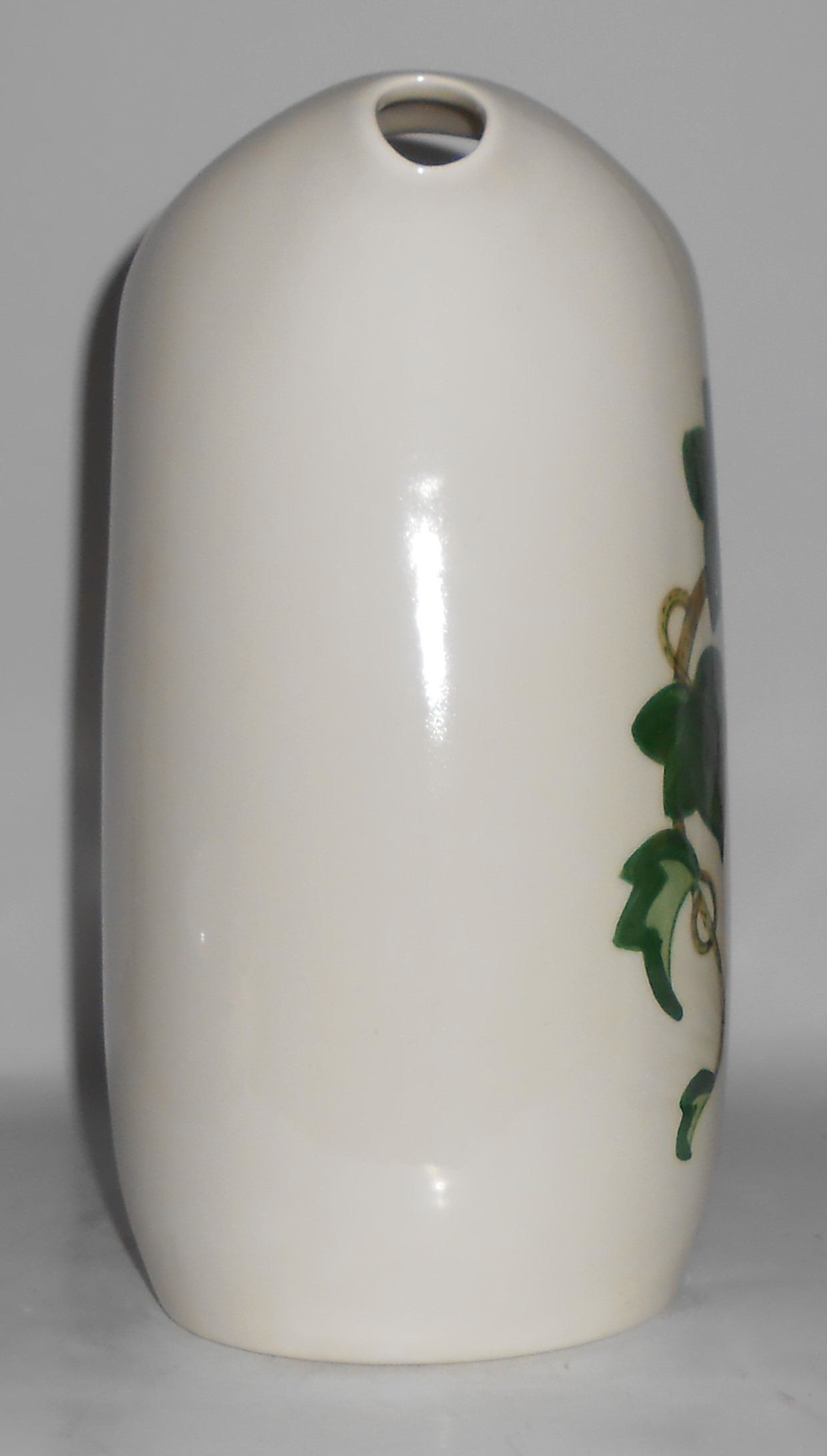 Metlox Pottery Poppy Trail California Ivy Ice Lip 2.5 Q