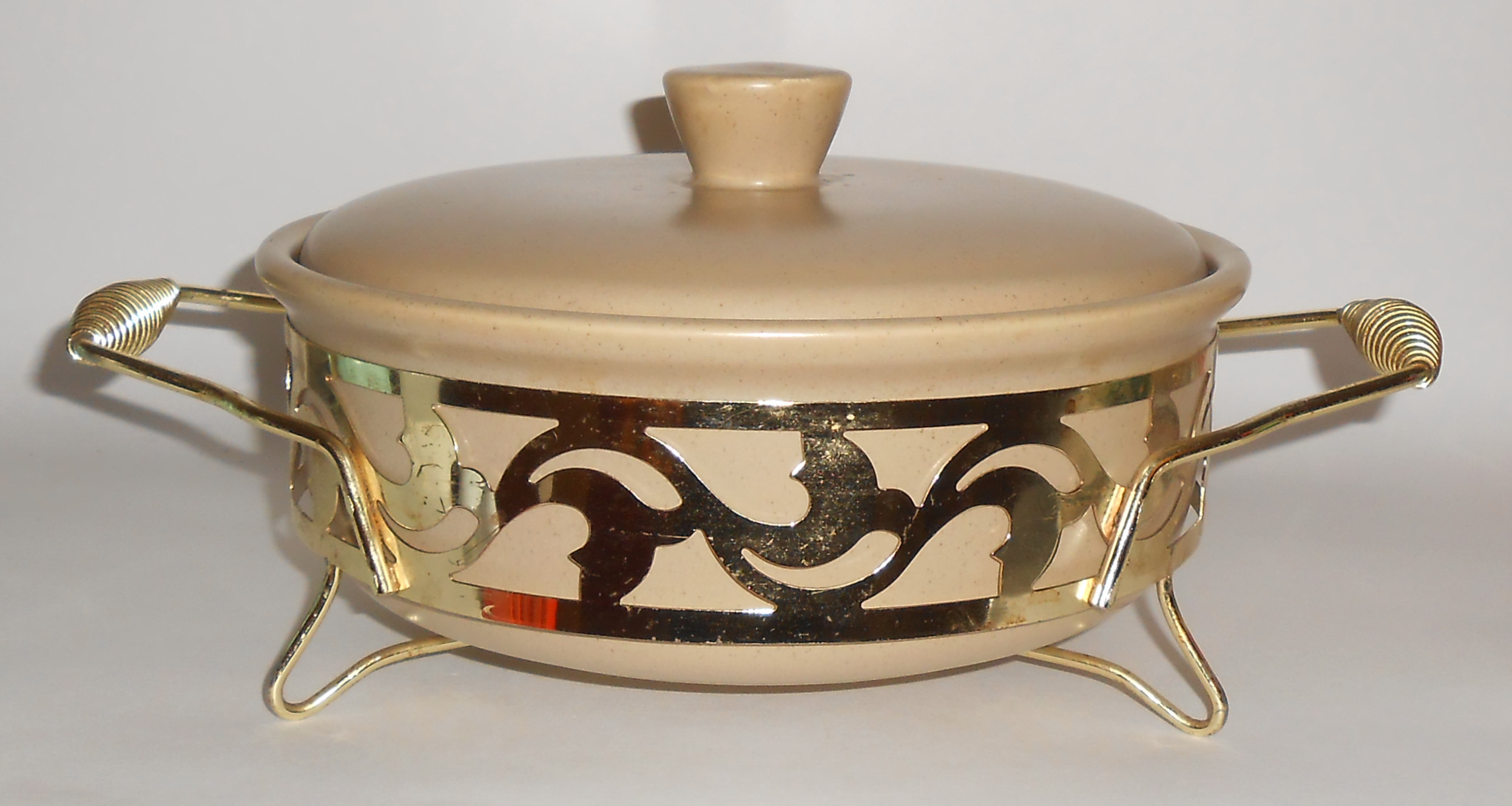 Bauer Pottery Contempo Desert Beige 2 Quart Casserole