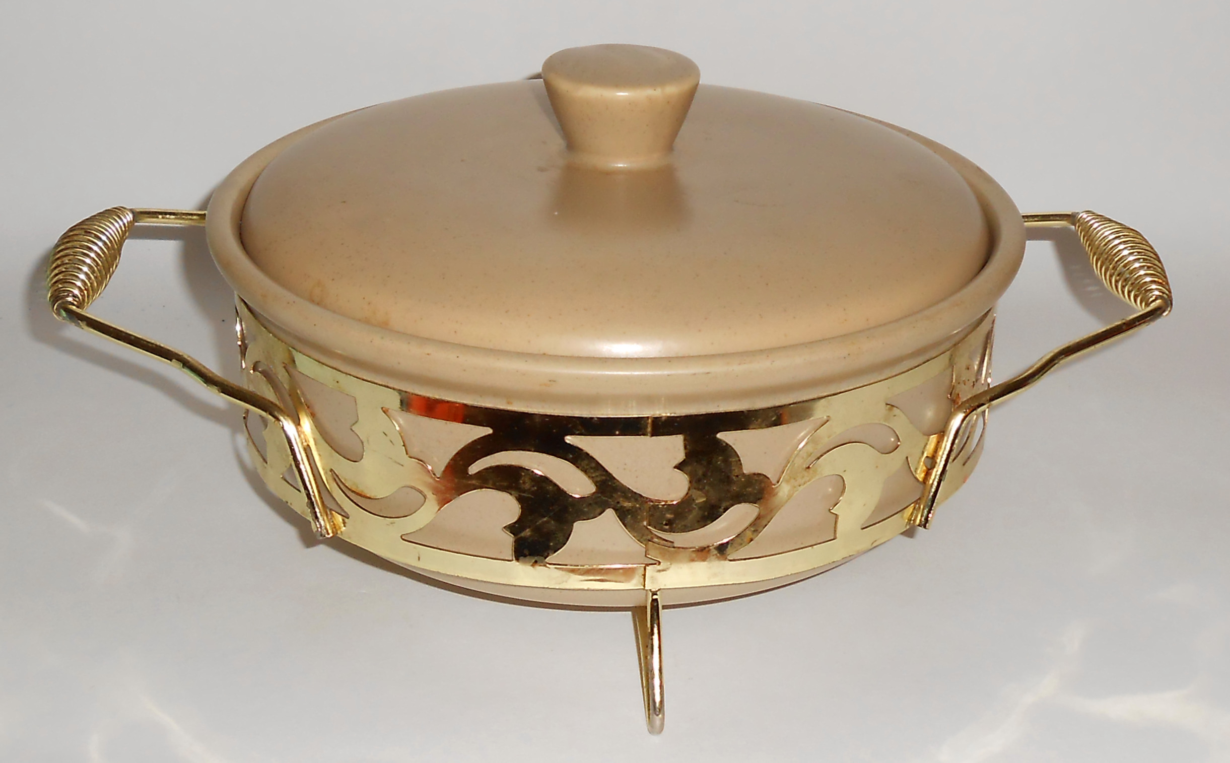 Bauer Pottery Contempo Desert Beige 2 Quart Casserole