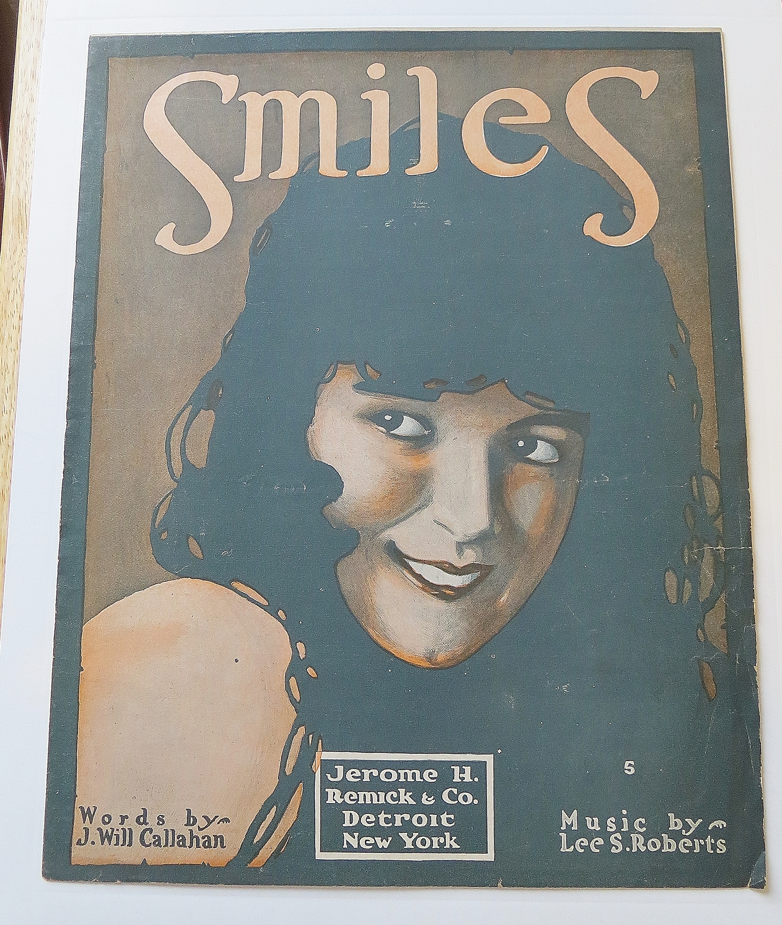 1918 Smiles