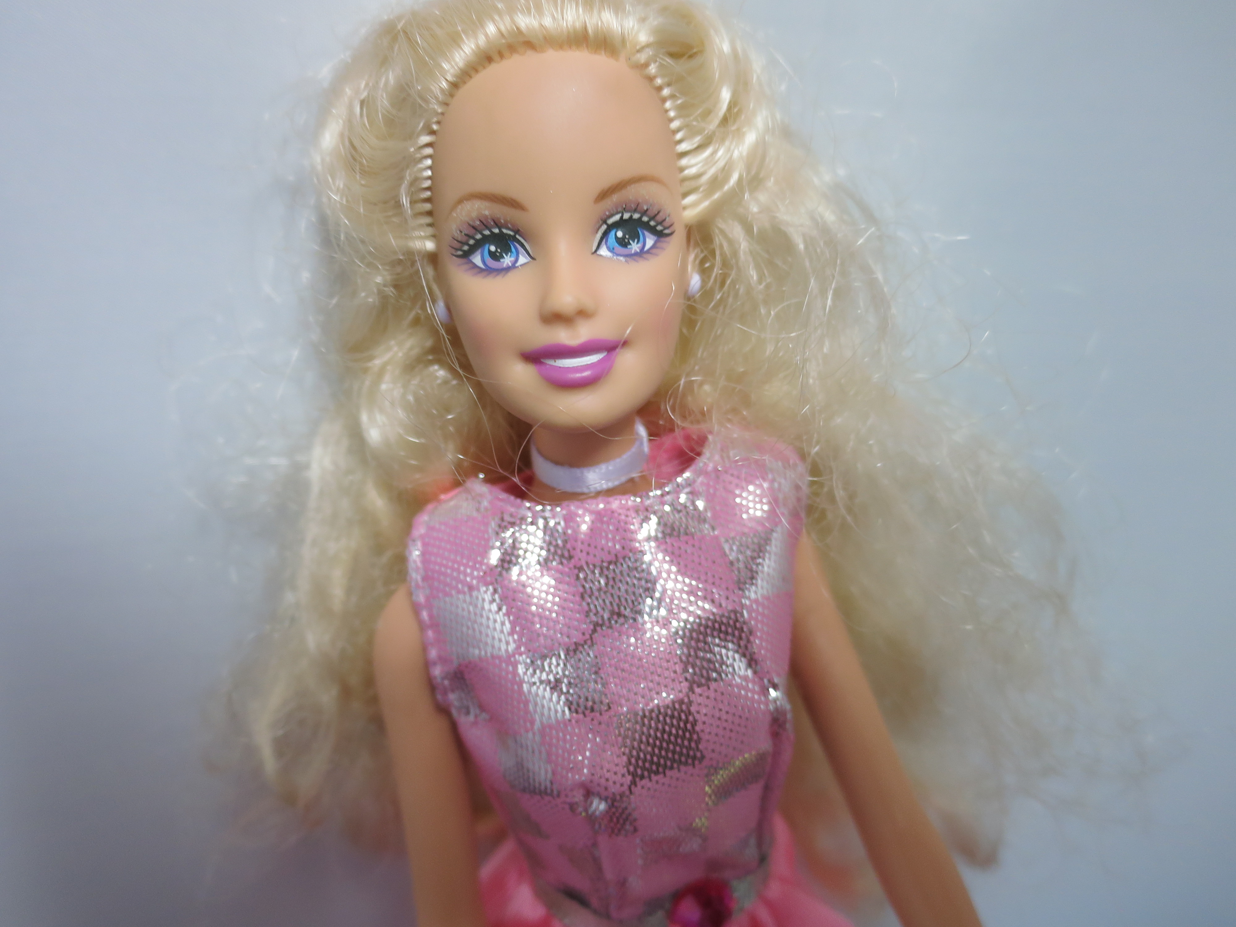 Mattel Barbie 1998 Head 1999 Body with extra clothing