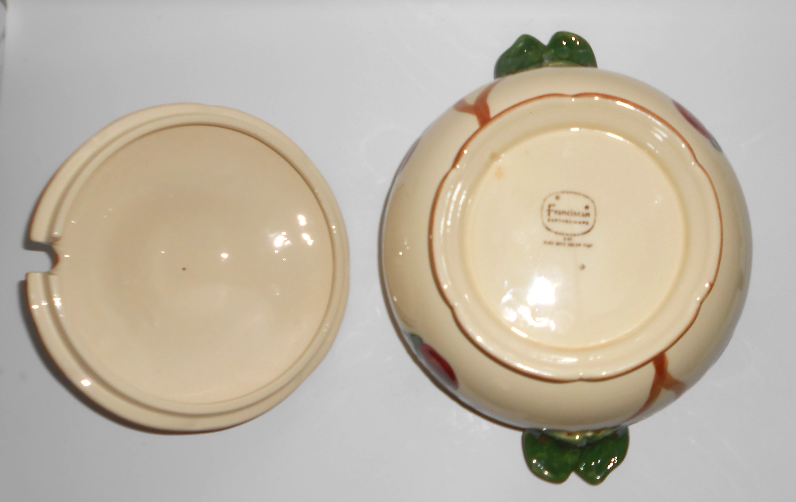 VINTAGE Franciscan Pottery Apple U.S.A. Soup Tureen w/L