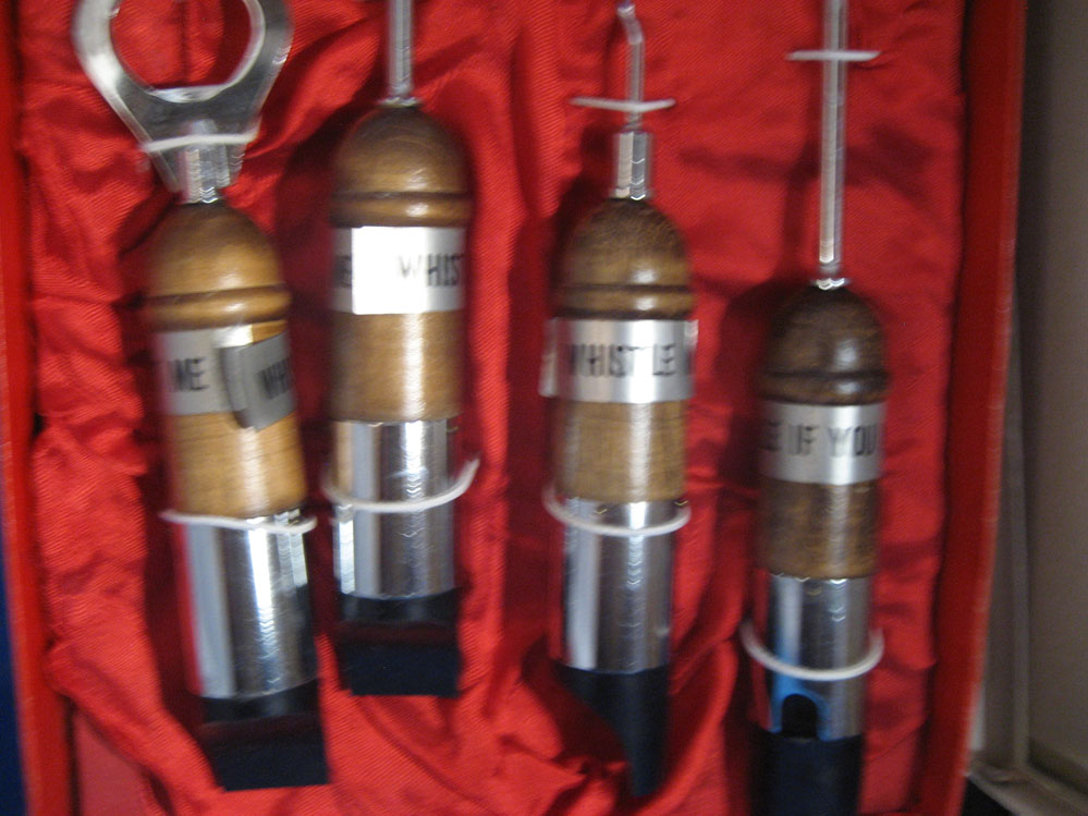 Just Whistle Bar Set