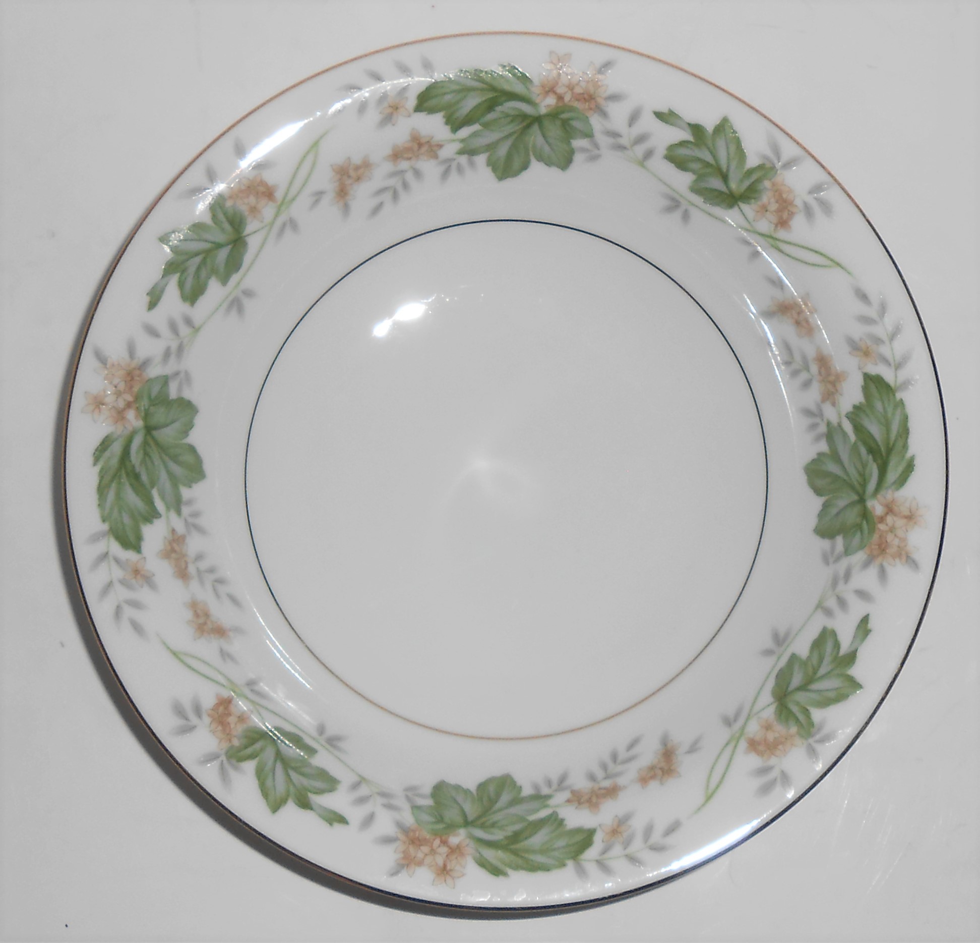 Noritake Porcelain China 5312 Daphne W/Gold Soup/Cereal