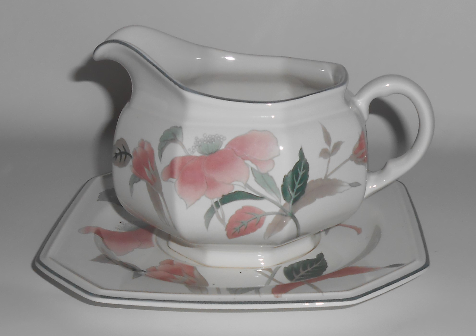 Mikasa China Silk Flowers Gravy Bowl w/Underplate