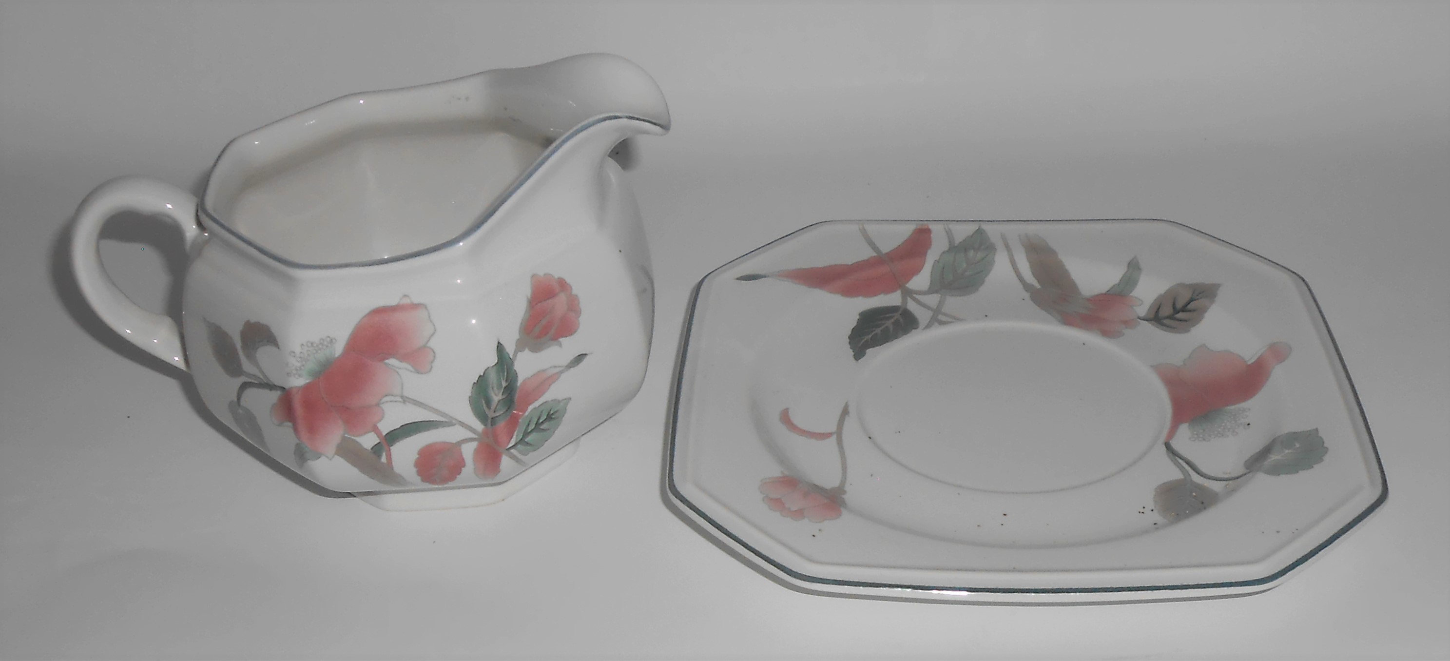 Mikasa China Silk Flowers Gravy Bowl w/Underplate