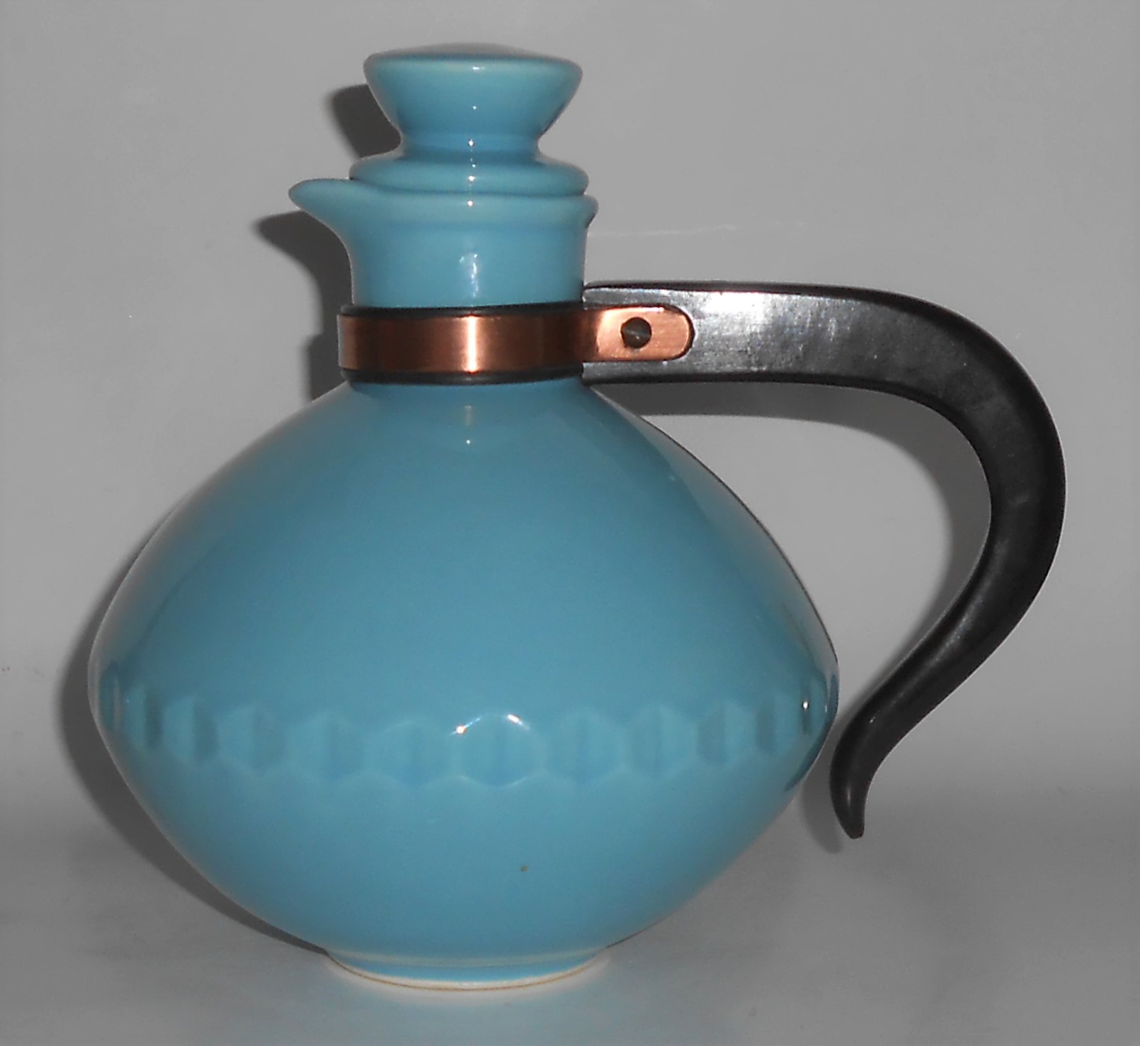 Vernon Kilns Pottery Coronado Turquoise Carafe w/Cap