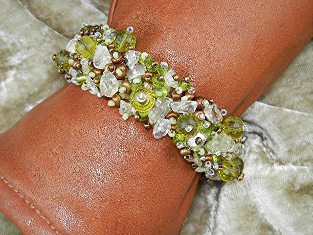 Peridot Crystal Pearls  Glass Bracelet Magnetic Clasp