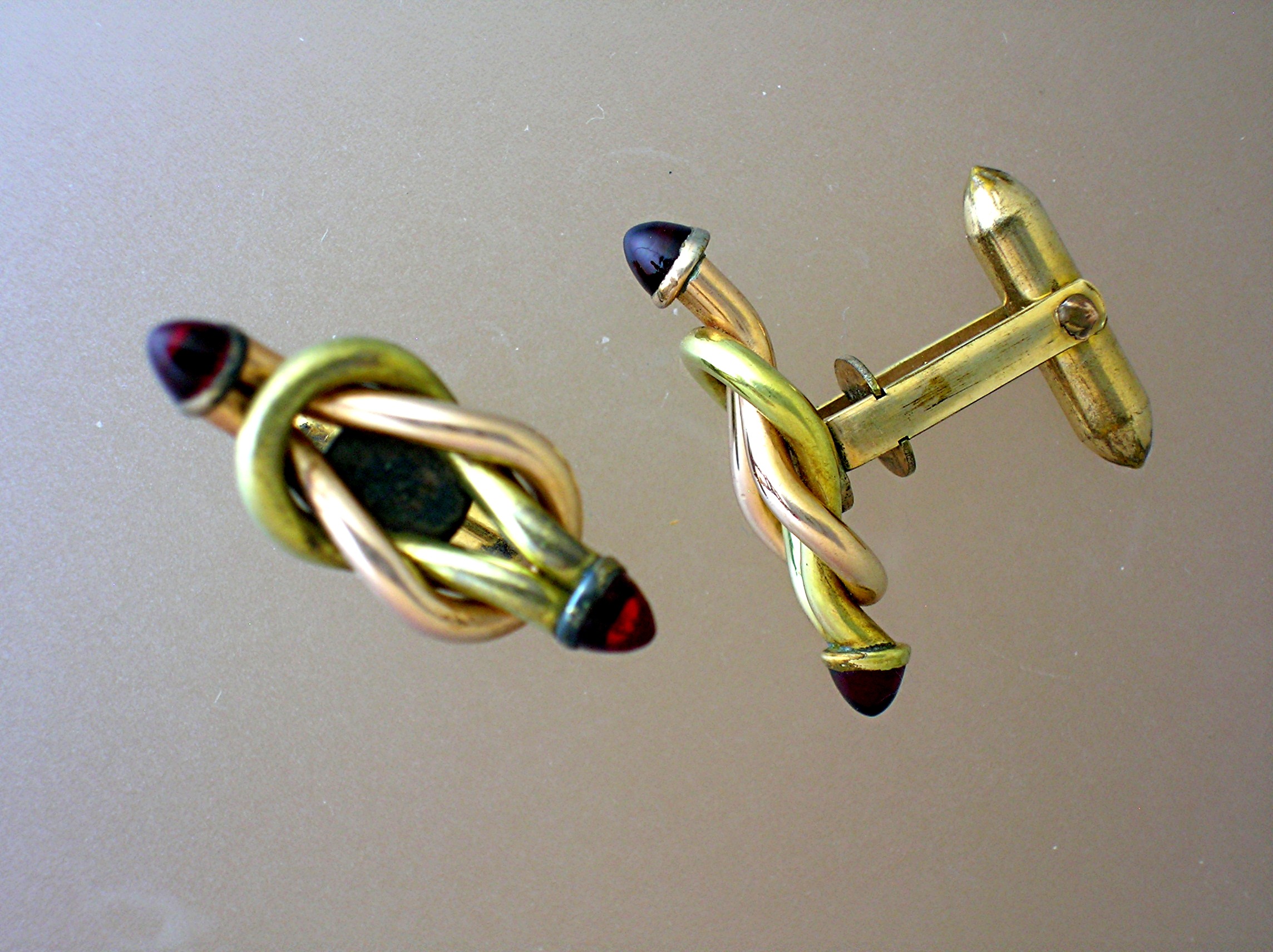 Beautiful Vintage ?? Gold Fill RubyCuff Links