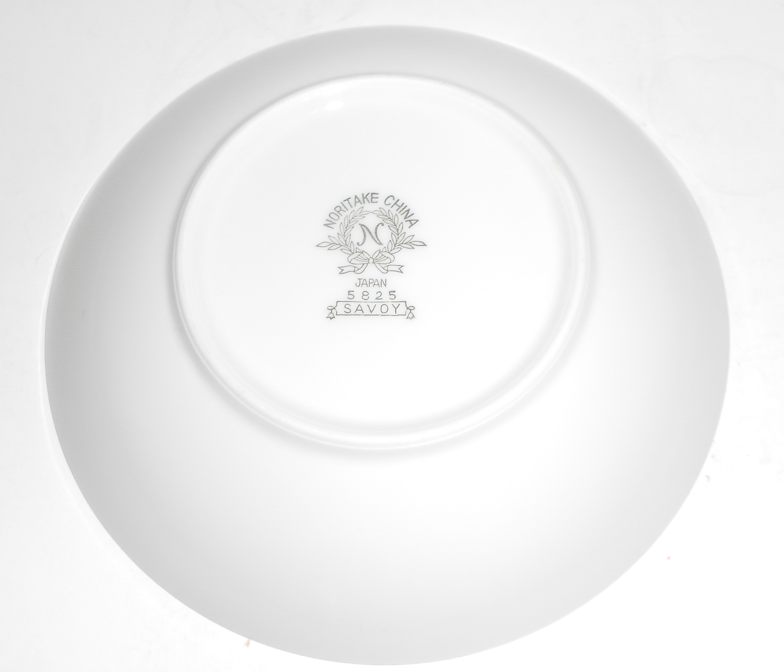 Noritake China Porcelain Savoy Fruit Bowl