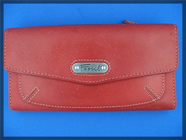 Fossil checkbook clutch in red leather