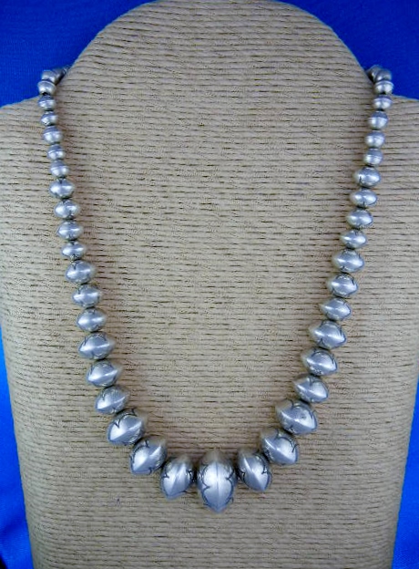 Navajo  Sterling Silver Navajo Pearls  Signed RV 74 Gra