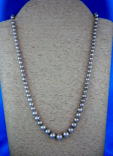 Navajo  Sterling Silver Navajo Pearls  Signed RV 74 Gra