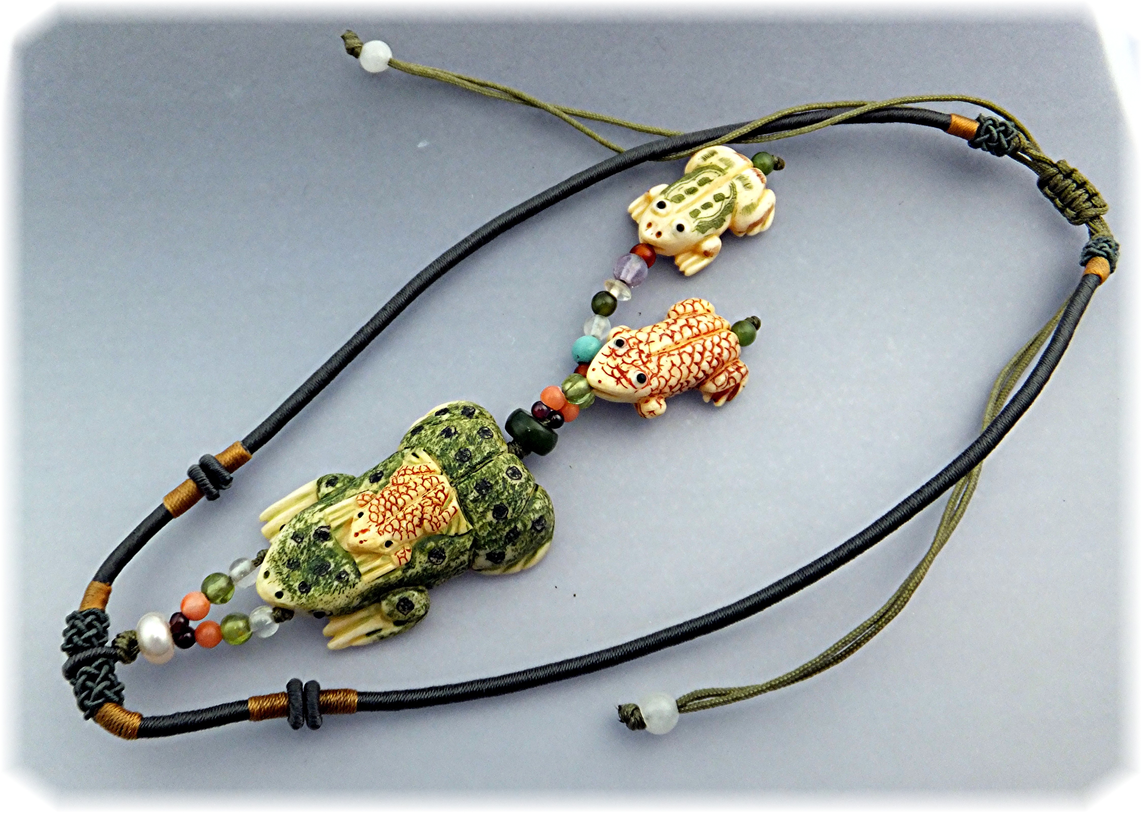 Bone Carved Frog Tassel Carved Bone Frogs Necklace.