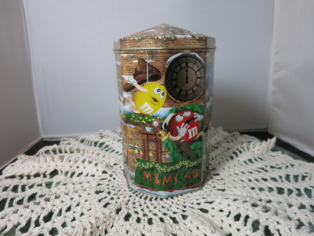 M & M Christmas Brand Clock Tower Street Players tin