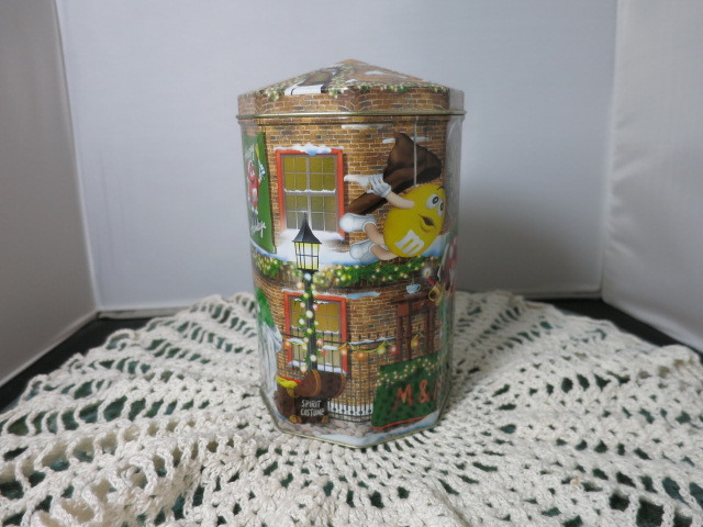 M & M Christmas Brand Clock Tower Street Players tin