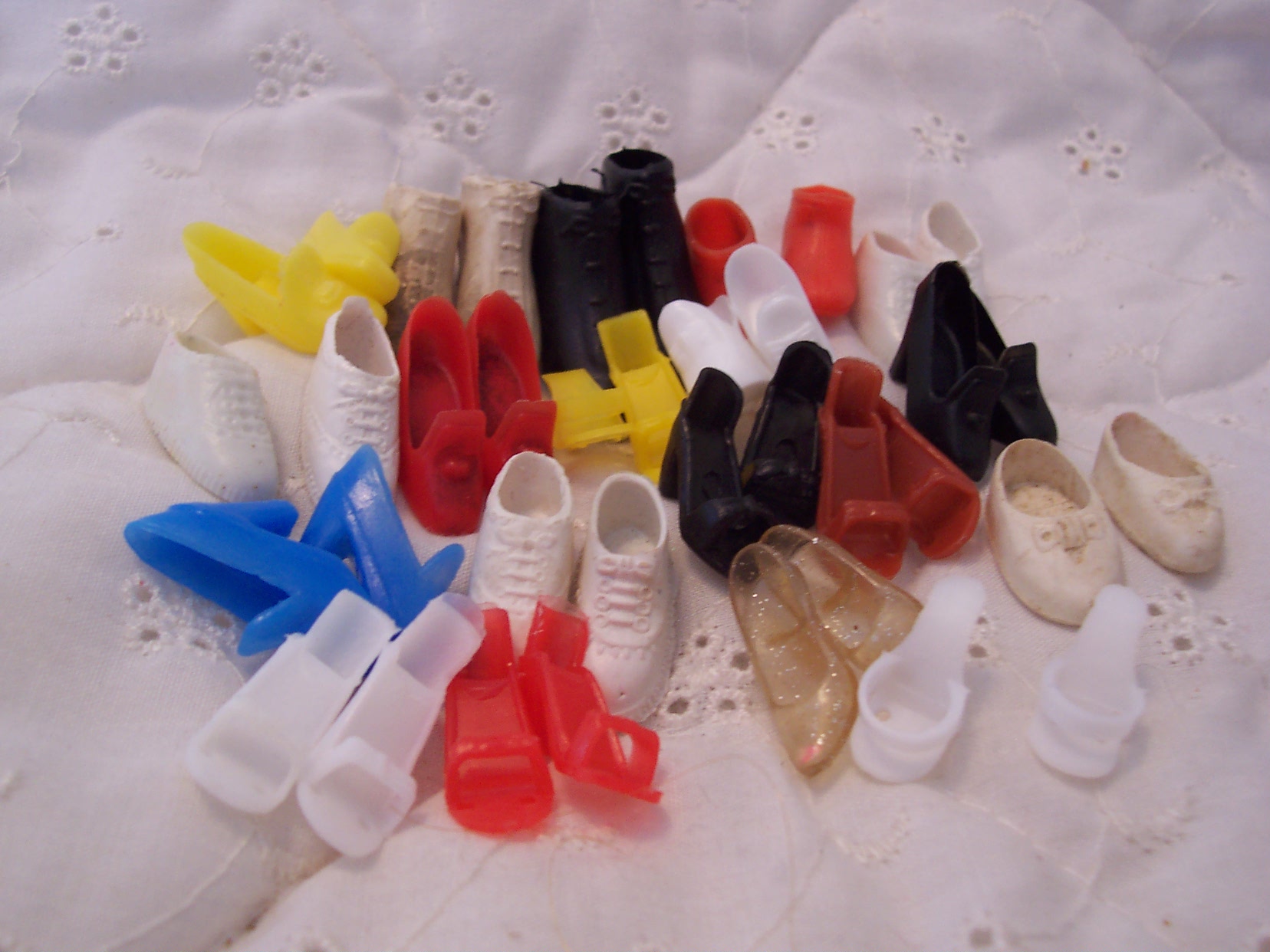 Barbie Doll & Friends Shoes 19 Pair