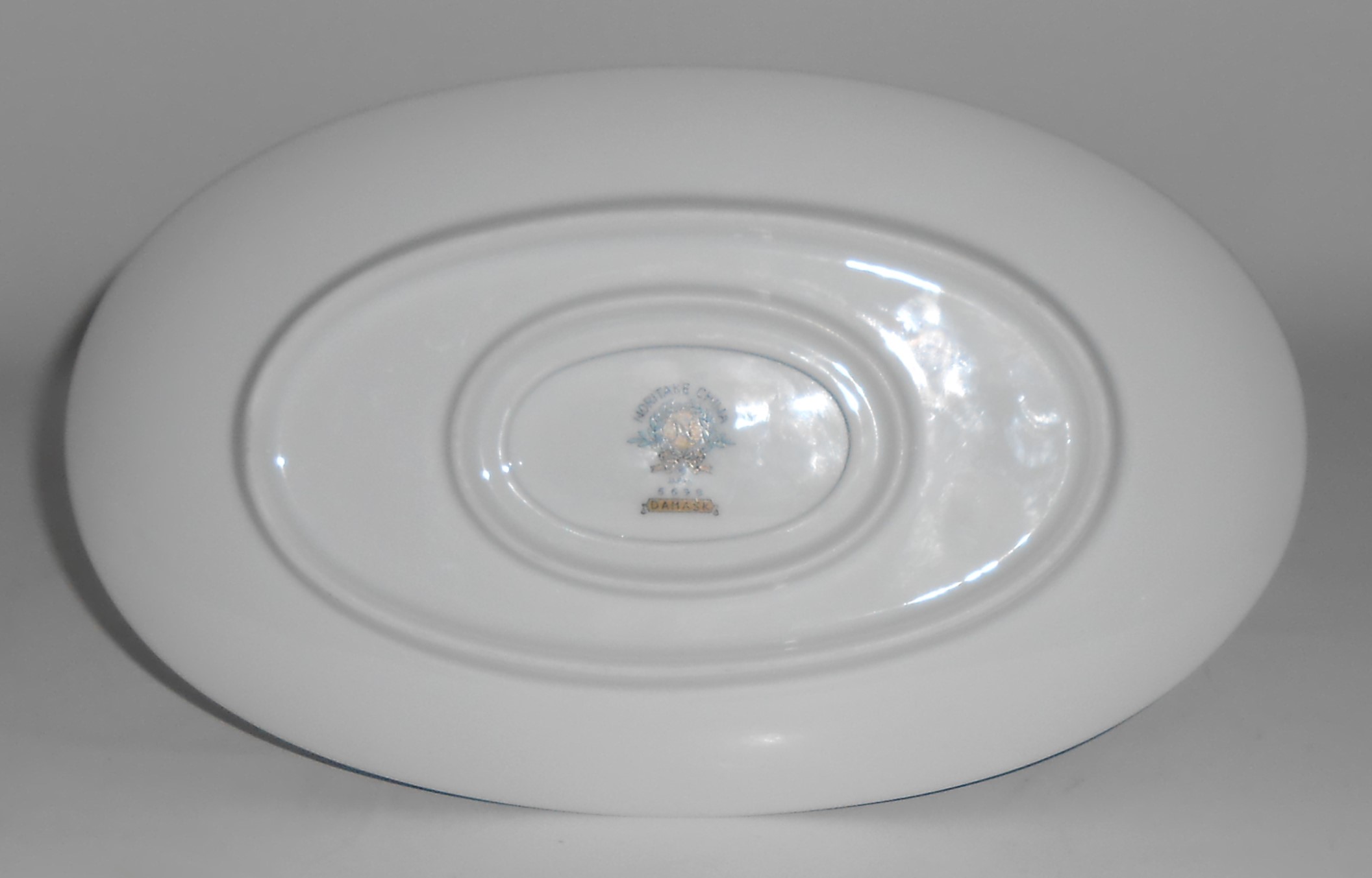 Noritake China Porcelain Platinum 5696 Damask Gravy Bow