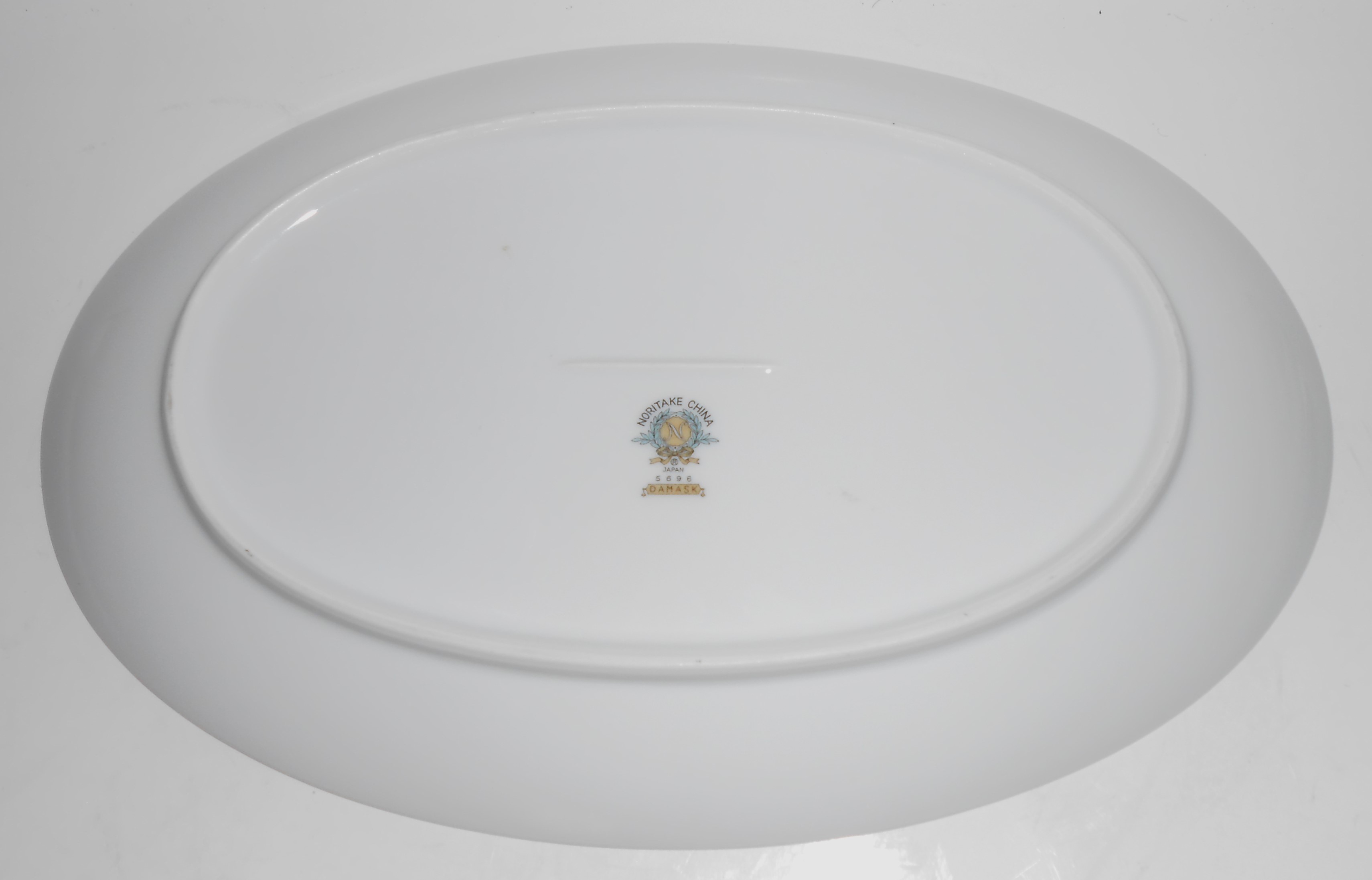 Noritake China Porcelain Platinum 5696 Damask 12'' Plat