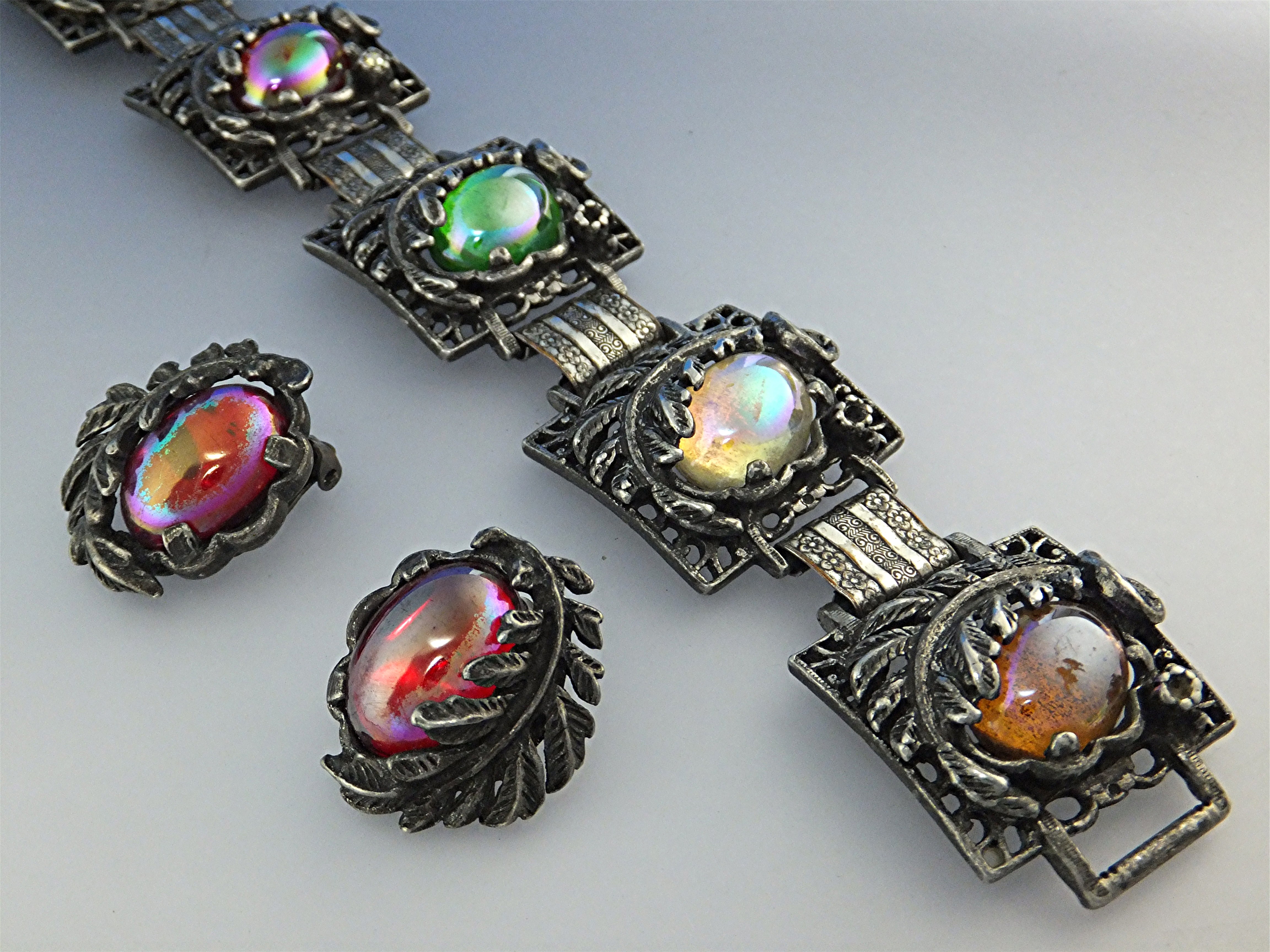 Bracelet Earrings Silvertone and Irridescent Glass