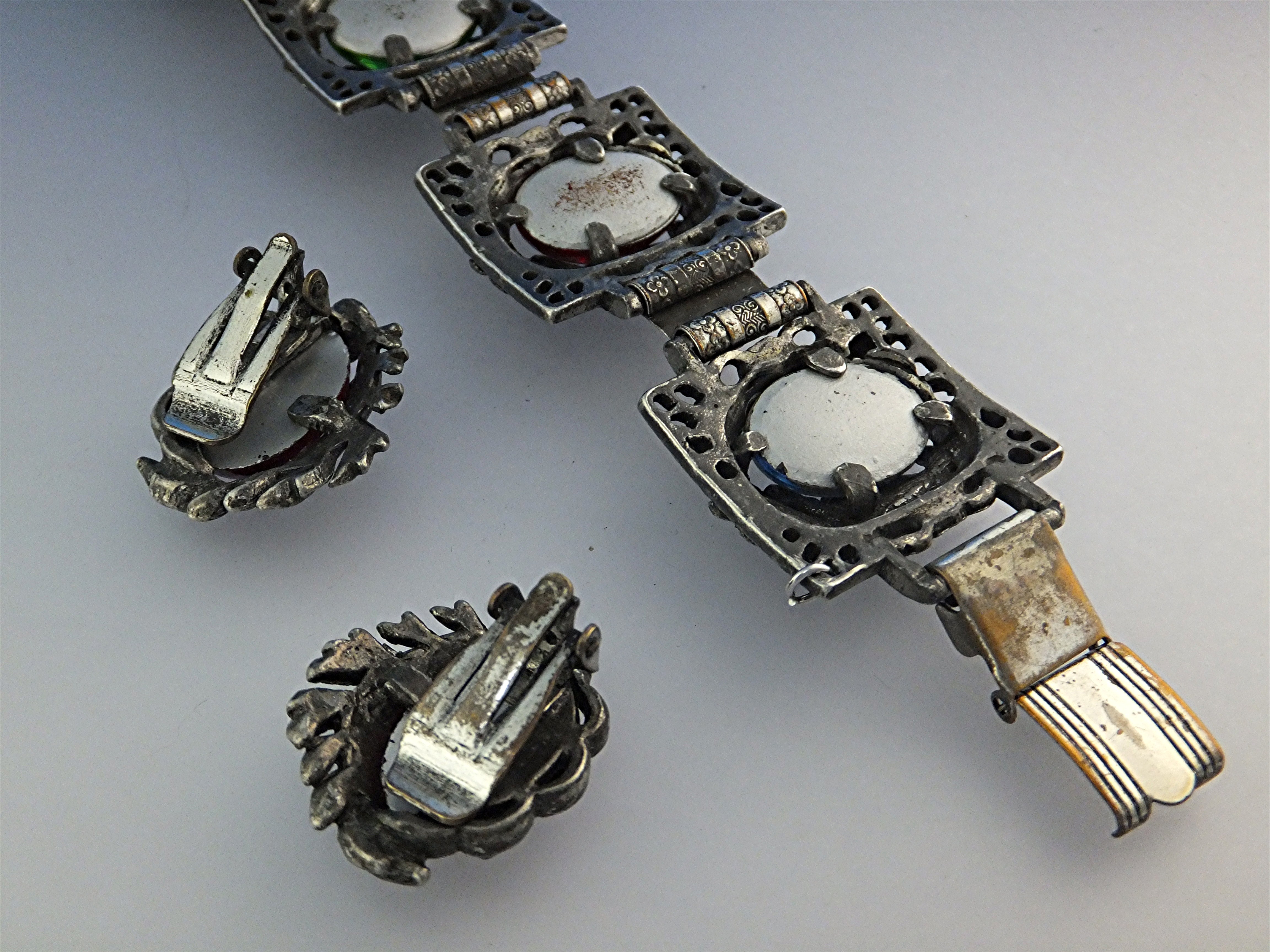 Bracelet Earrings Silvertone and Irridescent  Glass