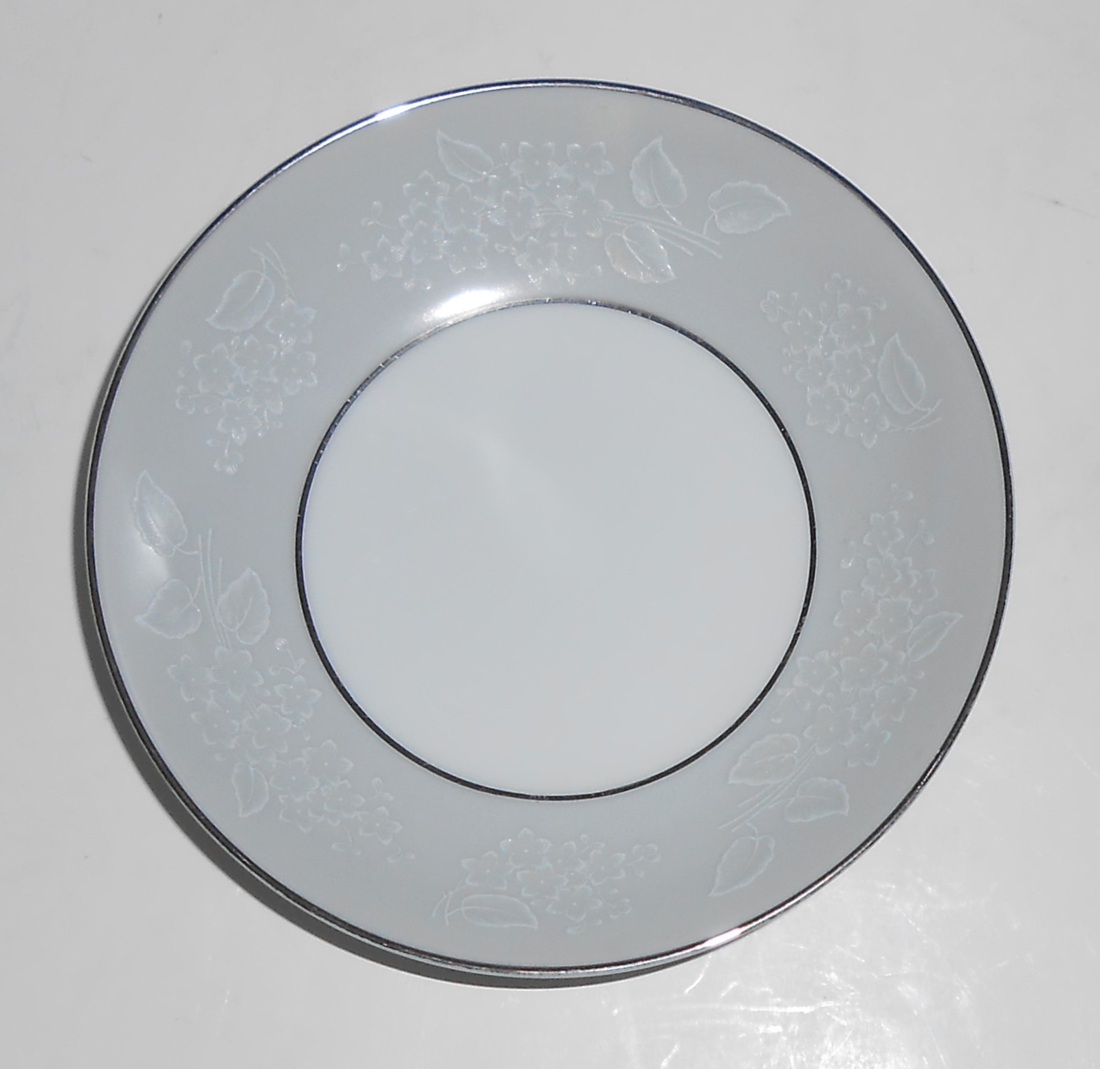Noritake China Porcelain Platinum 5696 Damask Fruit Bow