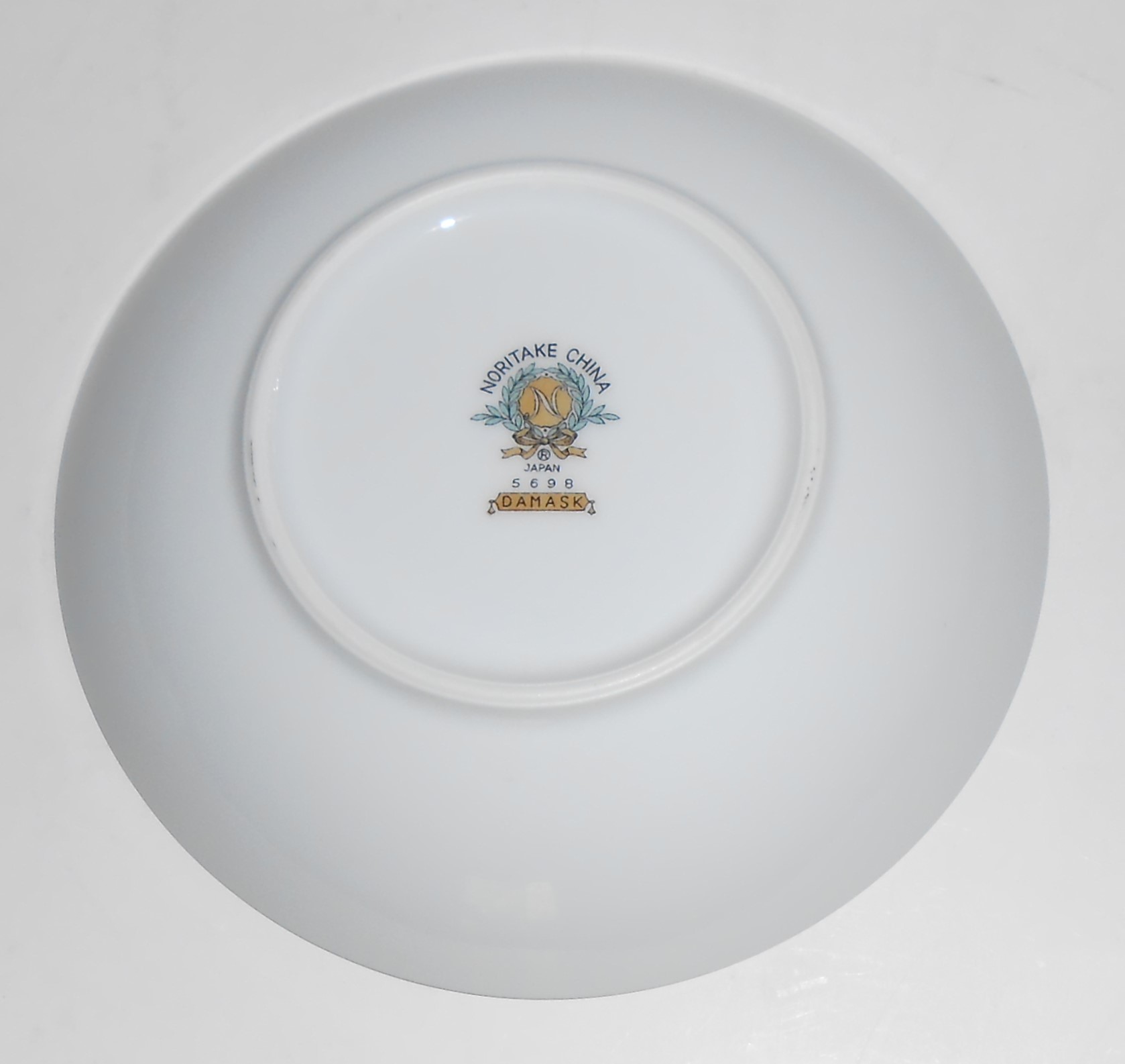 Noritake China Porcelain Platinum 5696 Damask Fruit Bow