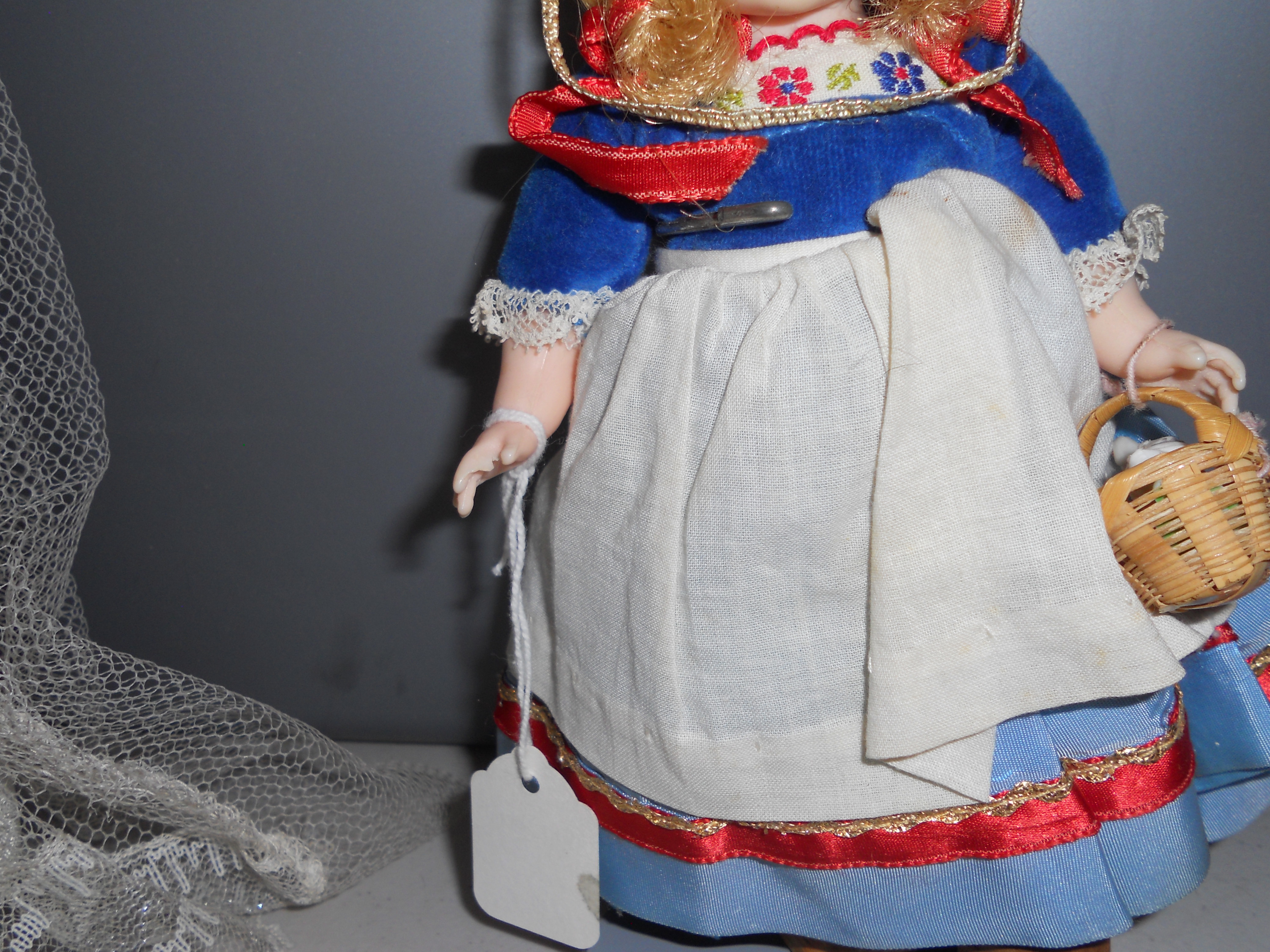 Madame Alexander Dutch Girl Bent Knee Walker