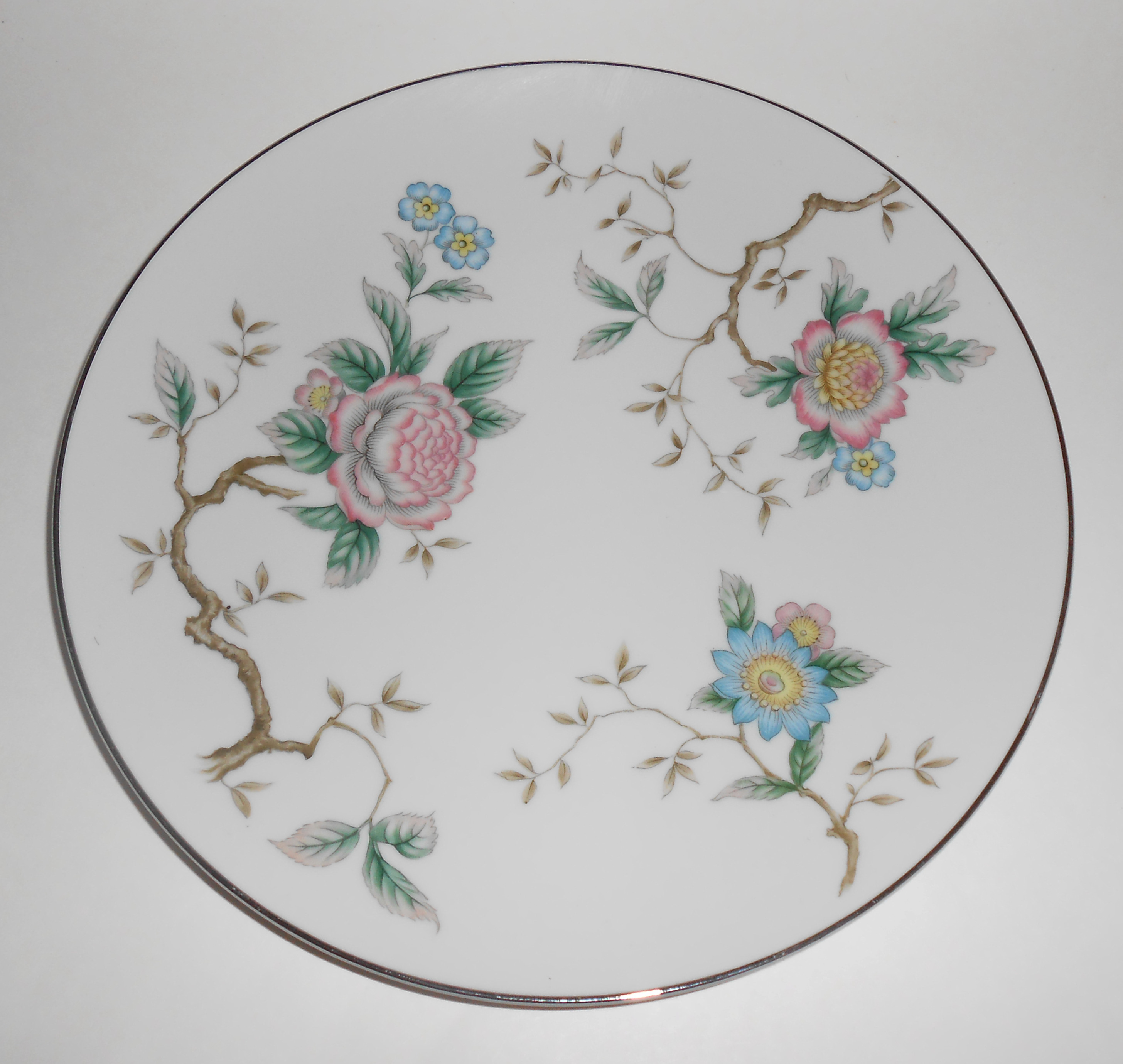 DW Fine Japan Porcelain China Floral Tree Dinner Plate