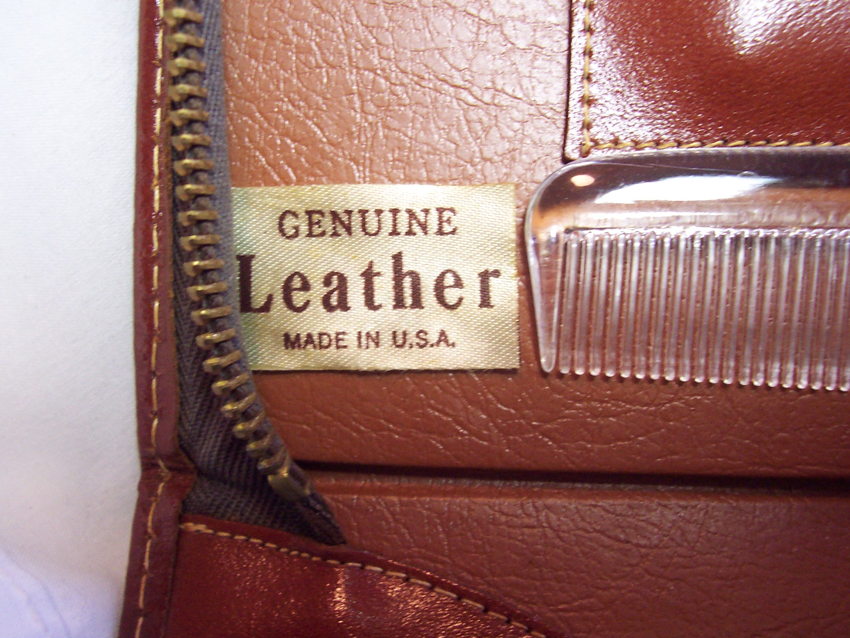 Shlitz Toiletries Set in Leather Case