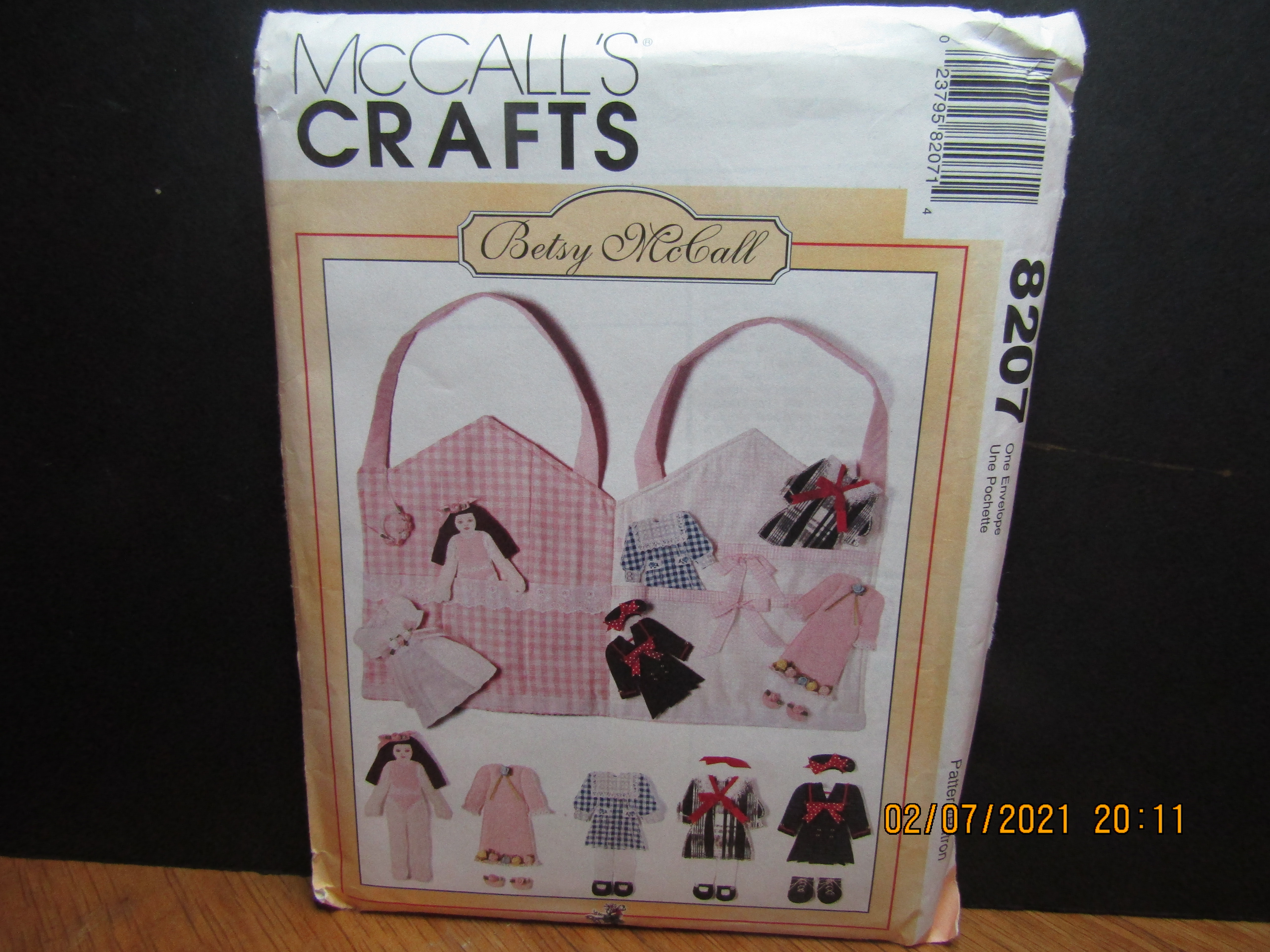 McCall's Crafts Betsy McCall Doll & Case Pattern #8207