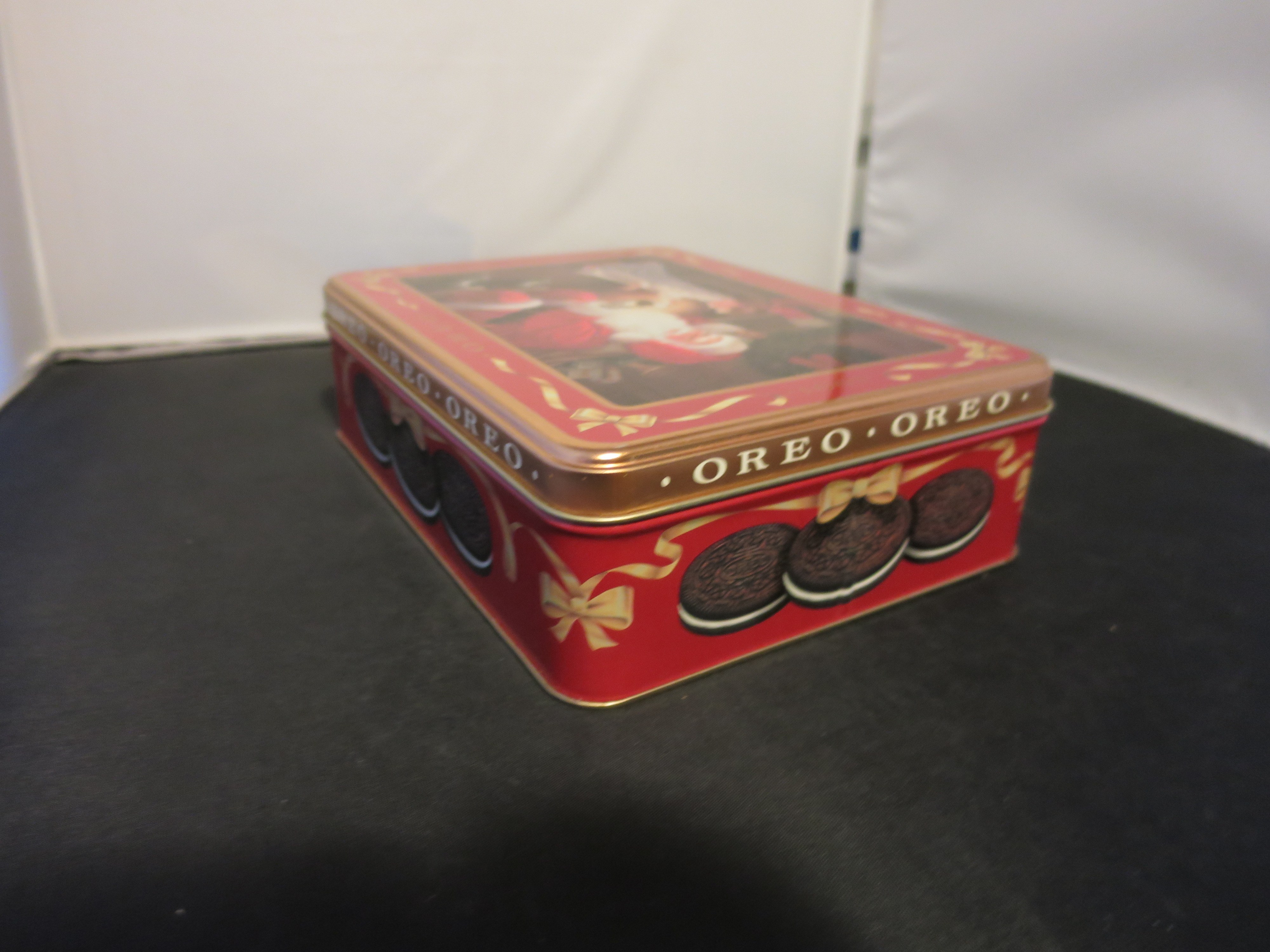 Nabisco Oreo Tin 1991 Waiting for Santa Girl Standing