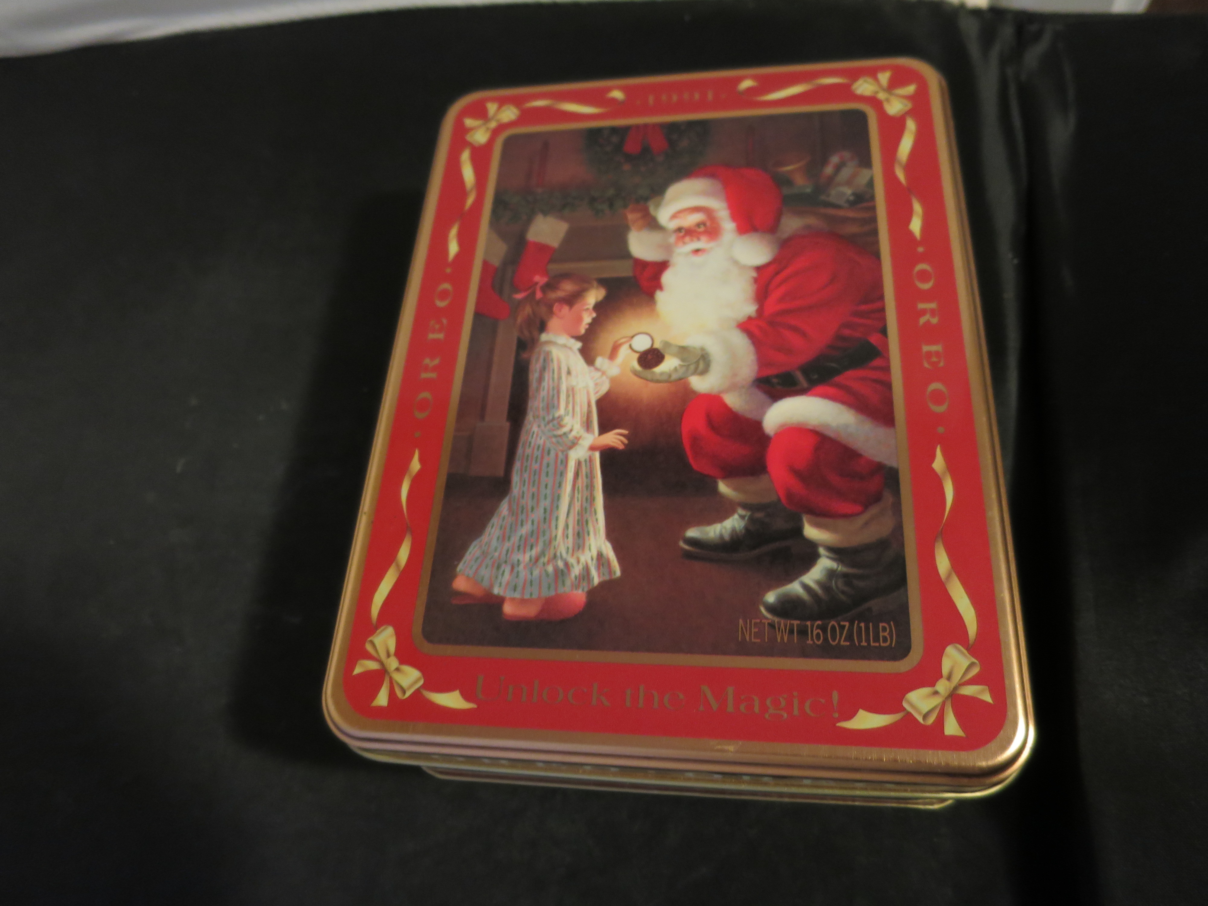 Nabisco Oreo Tin 1991 Waiting for Santa Girl Standing