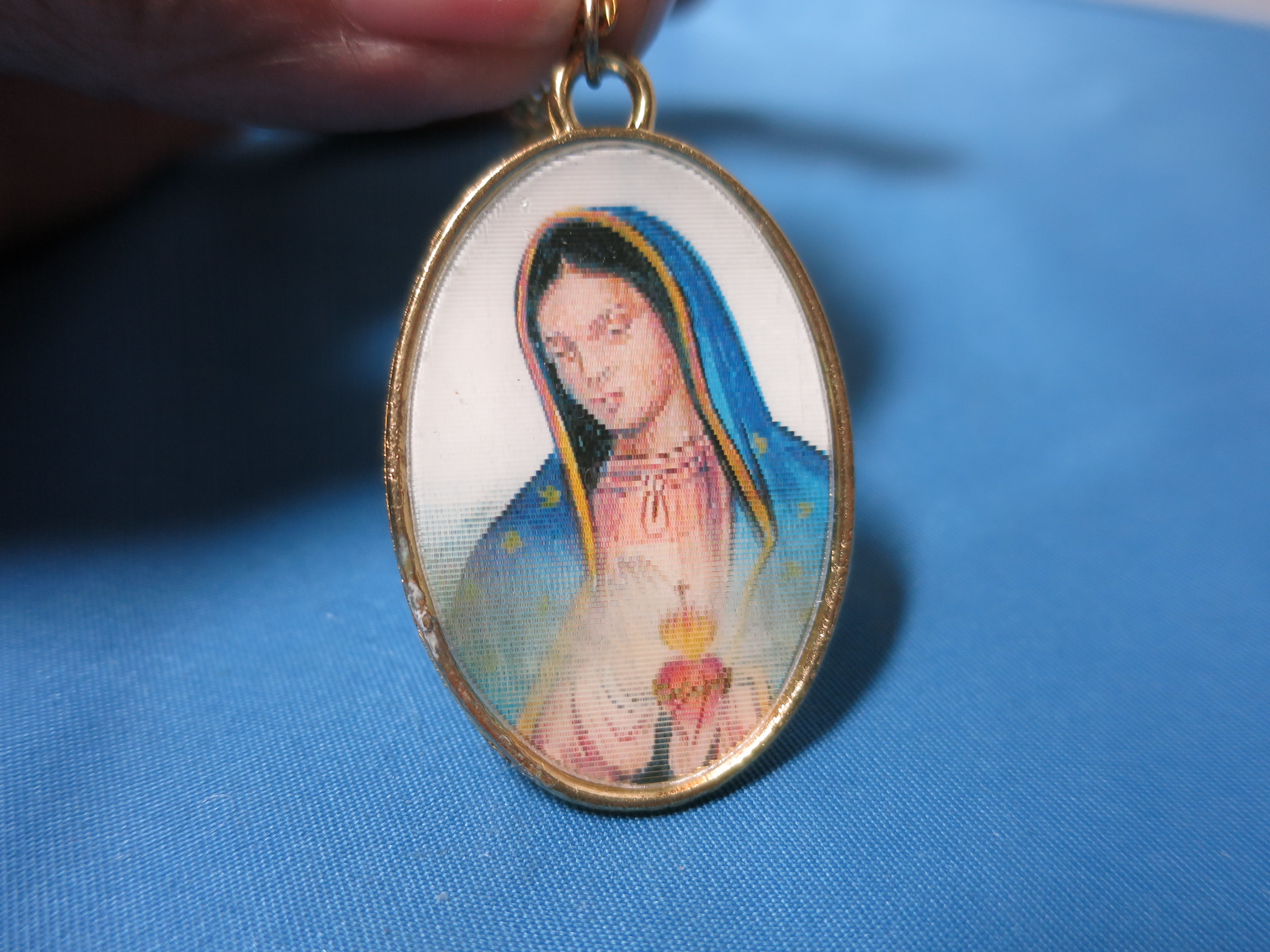 Vintage Virgin Mother Mary and Jesus Hologram Oval Pendant Cross