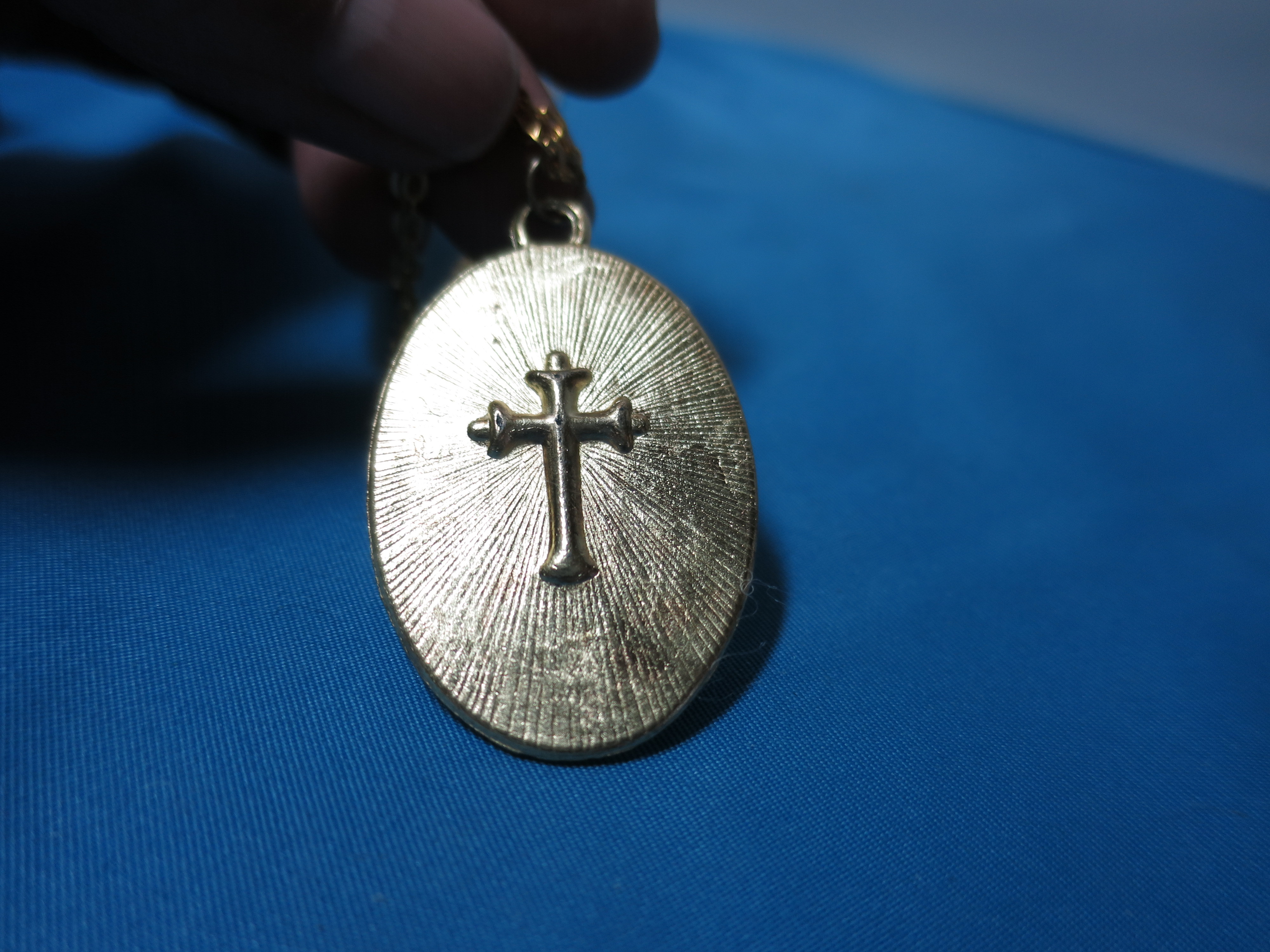 Vintage Virgin Mother Mary and Jesus Hologram Oval Pendant Cross